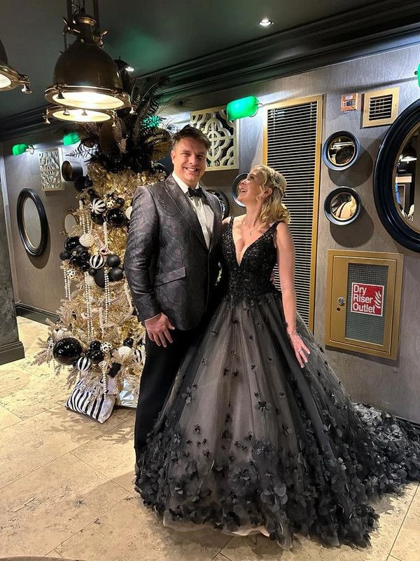 Other Ronald Joyce Black Wedding/Ball Gown Size M / US 6-8 / IT 42-44 - 1 Thumbnail