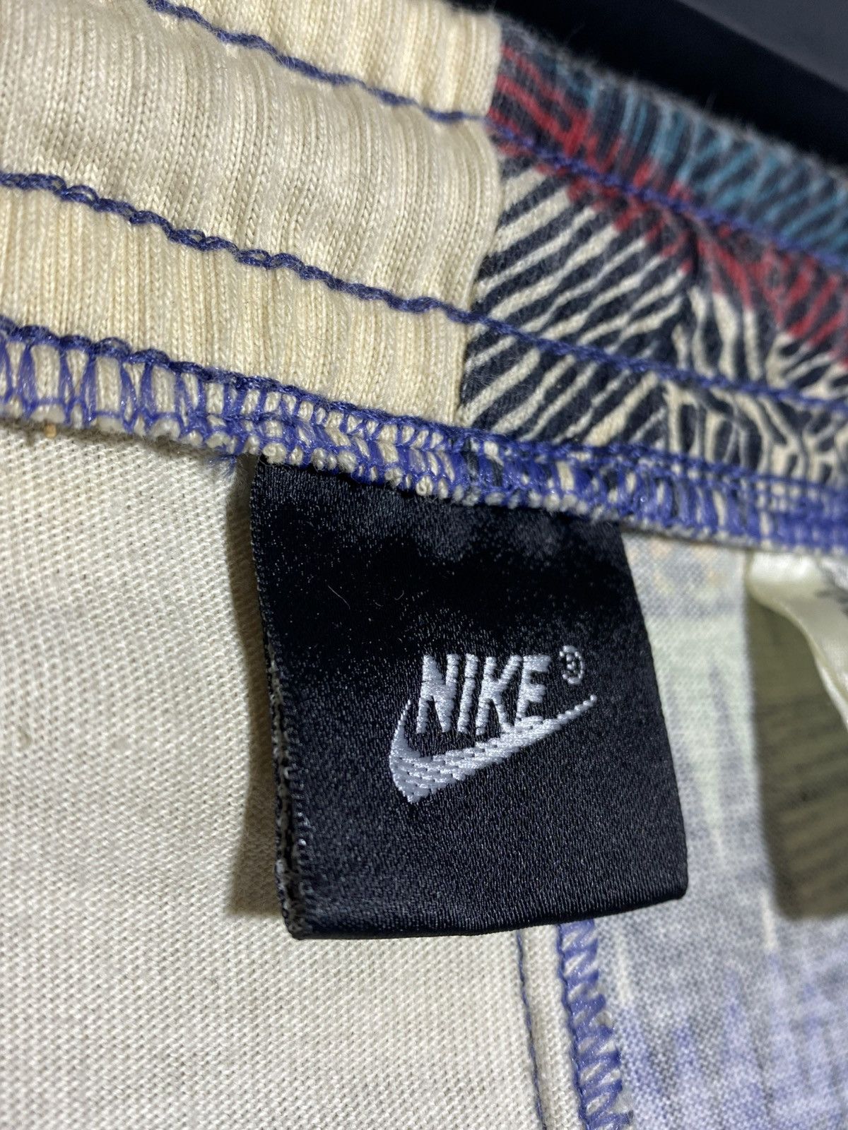Nike 🔥 VINTAGE 90s NIKE ALL OVERPRINT RARE BASKETBALL SHORTS Size US 34 / EU 50 - 13 Thumbnail