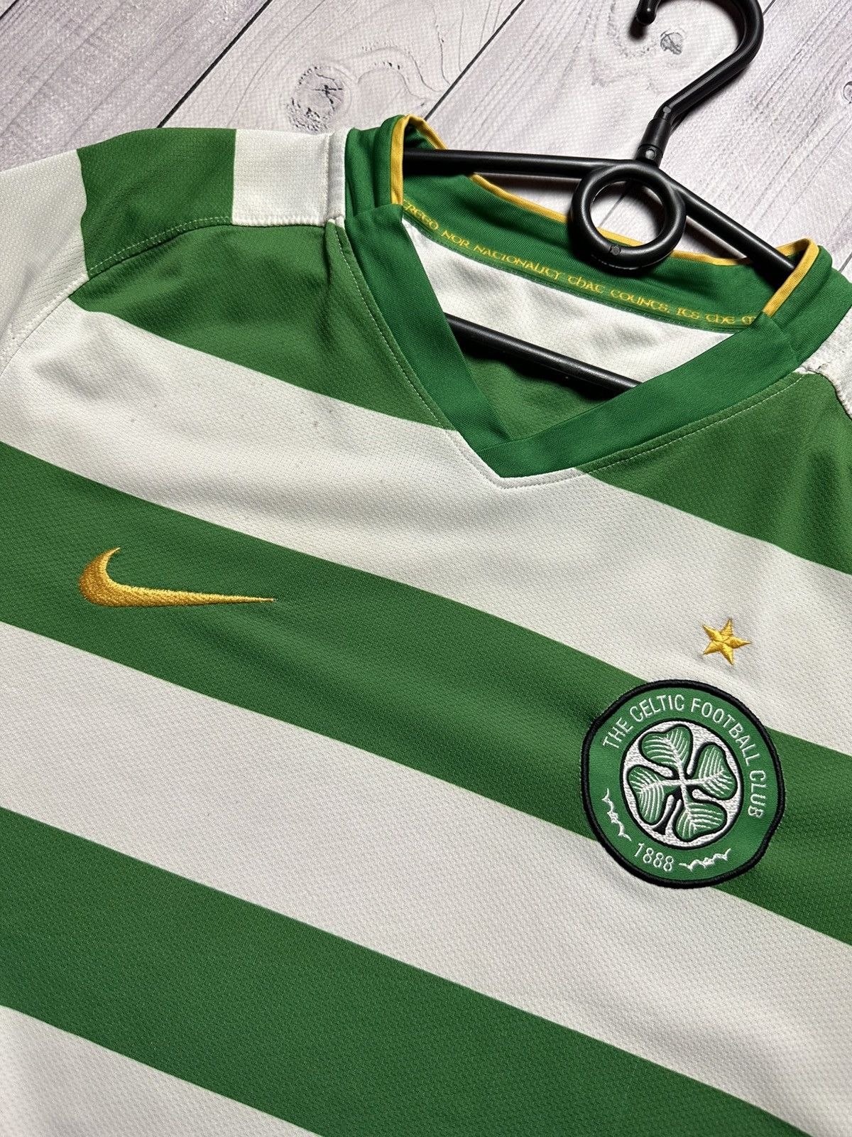 Nike × Vintage Vintage Nike Celtic soccer jersey size M Striped Size US M / EU 48-50 / 2 - 7 Thumbnail