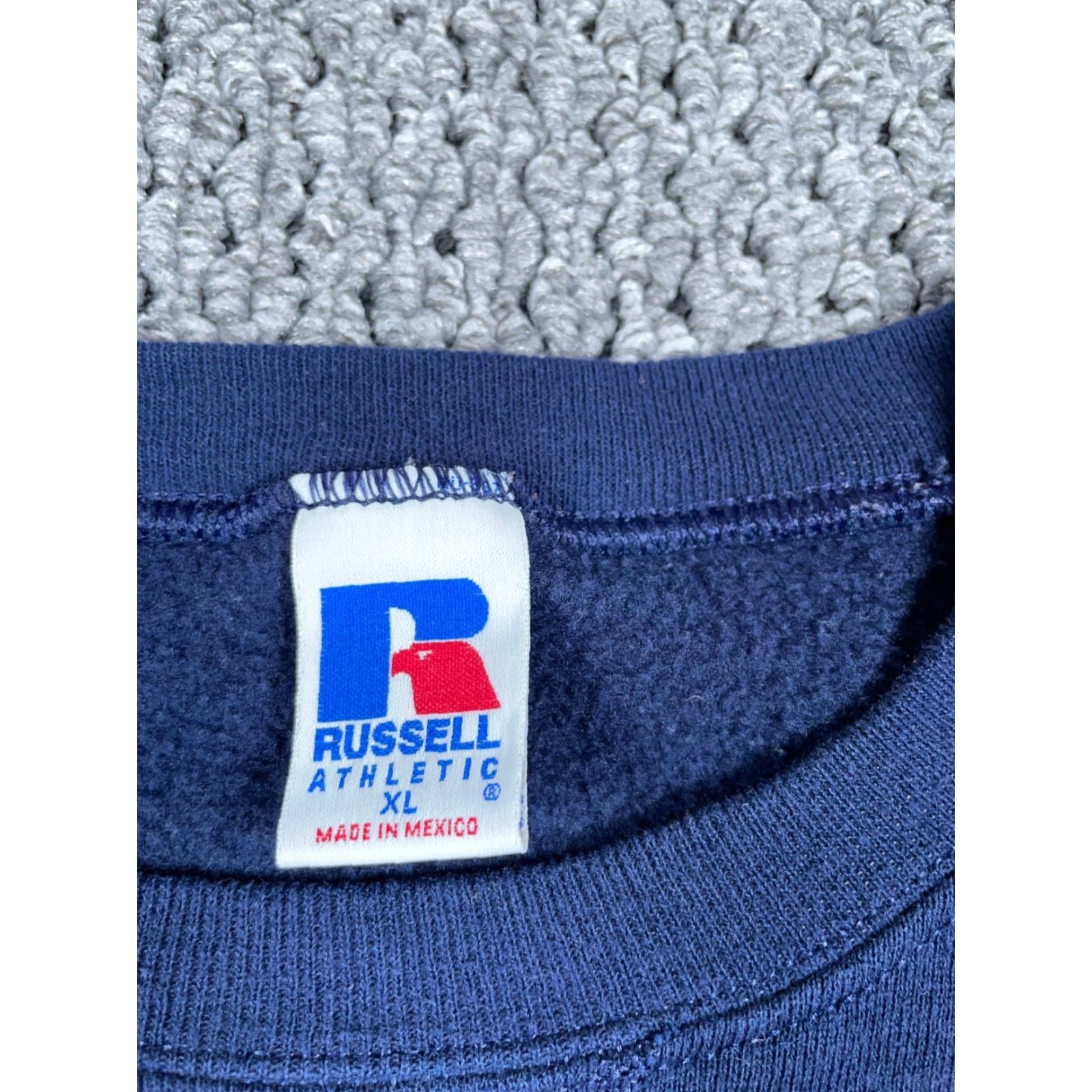 Russell Athletic VINTAGE Russell Athletic Crewneck Sweatshirt Adult XL Dark Blue Solid 50/50 Mens Sweatshirt Retro 90s Oversized Pullover Blank Cotton Poly Blend Size US XL / EU 56 / 4 - 3 Thumbnail