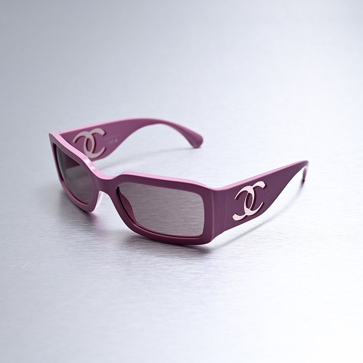Chanel CHANEL 0CH5526 SUNGLASSES Size ONE SIZE - 1 Thumbnail