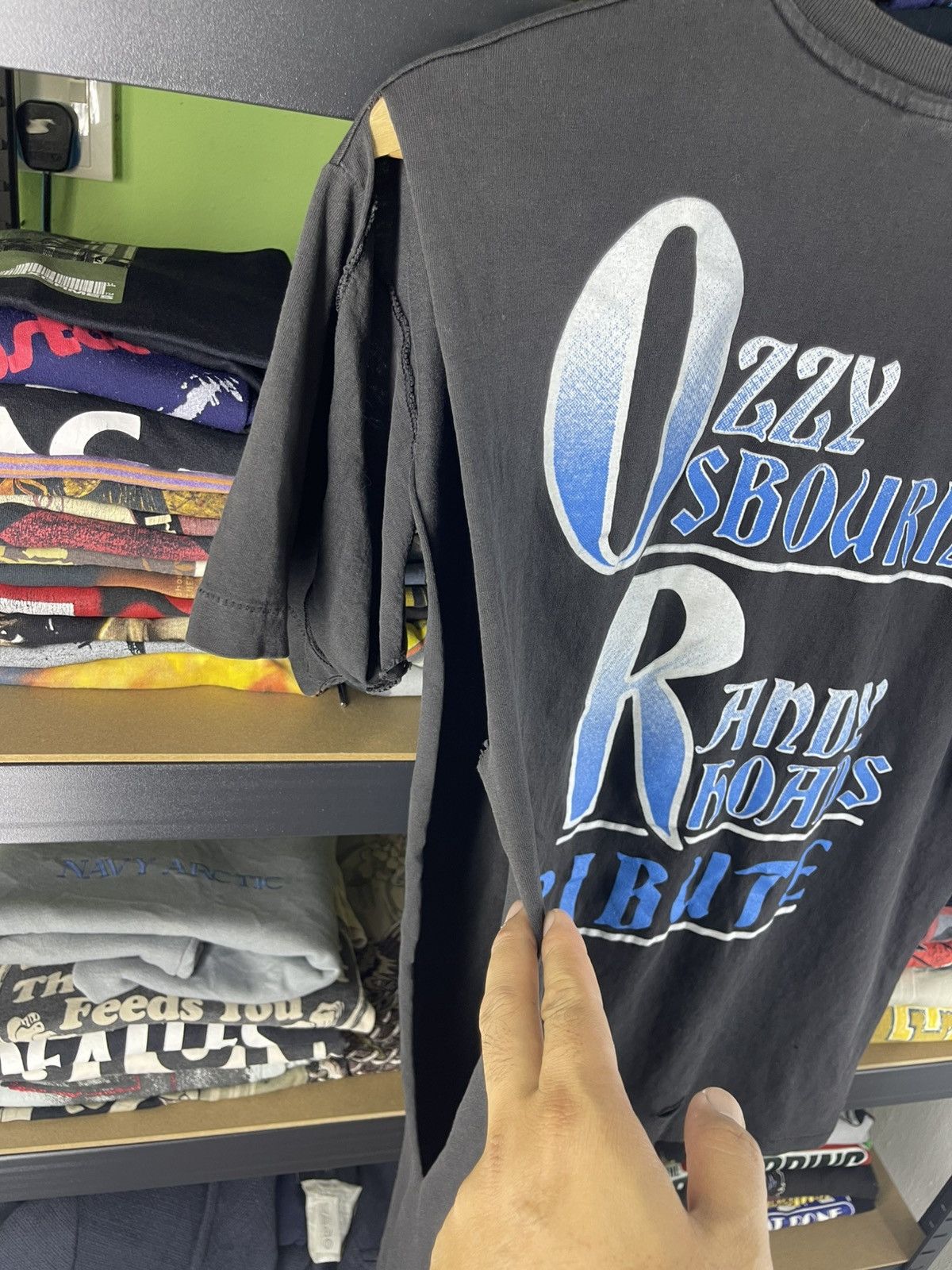Band Tees Thrashed Vtg Ozzy Osbourne and Randy Rhoads "Tribute" shirt Size US M / EU 48-50 / 2 - 14 Thumbnail