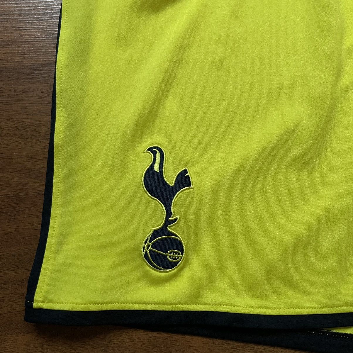 Under Armour × Vintage TOTTENHAM HOTSPUR UNDER ARMOUR 2014/2015 SOCCER THIRD SHORTS Size US 38 / EU 54 - 2 Thumbnail