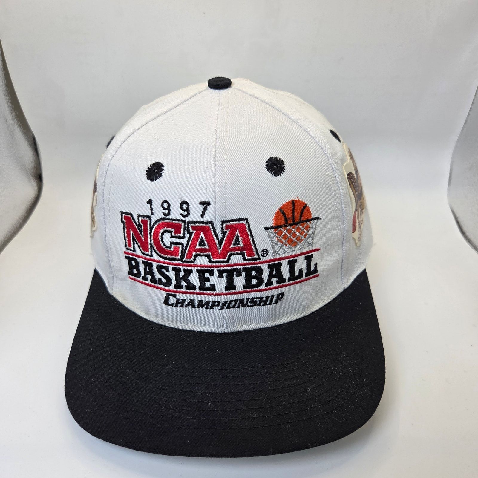 Logo 7 Logo 7 1997 NCAA Championship Hat Gophers Patches Size ONE SIZE - 1 Thumbnail