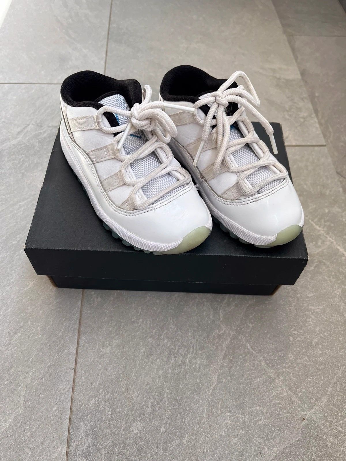 Jordan Brand Jordan 11 Retro Size 9C 2020 Size US 5 / EU 37 - 1 Thumbnail