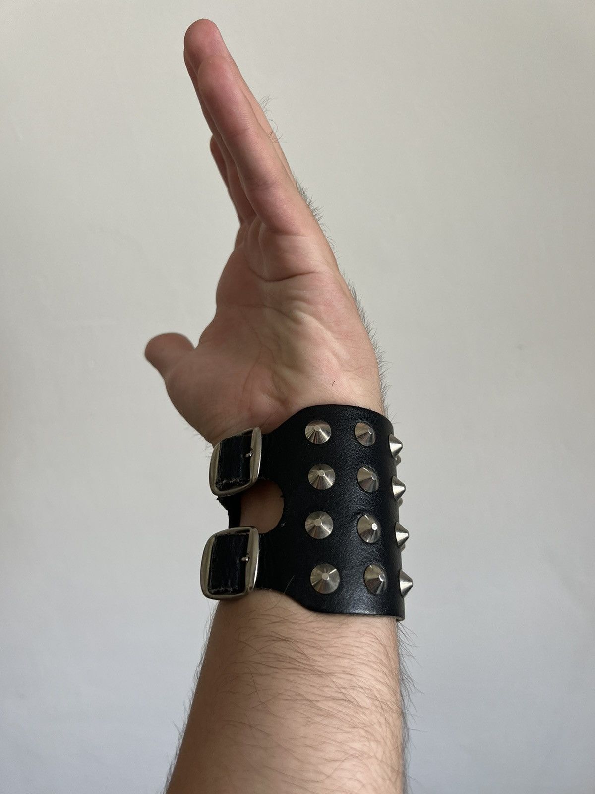 Jewelry × Leather Spiked bracelet leather punk avant garde Size ONE SIZE - 3 Thumbnail