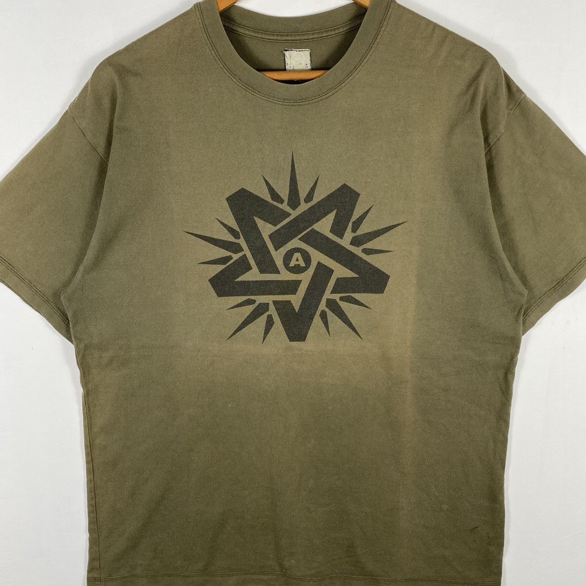 Jun Takahashi × Undercover × Vintage UNDERCOVER CHAOTIC DISCORD Spring Summer Faded Khaki Tee Size US L / EU 52-54 / 3 - 3 Thumbnail