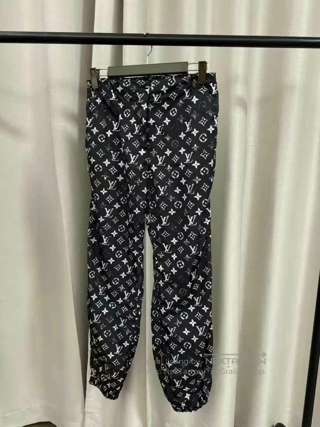 Louis Vuitton louis vuitton black logo printed joggers. Size US 34 / EU 50 - 1 Thumbnail
