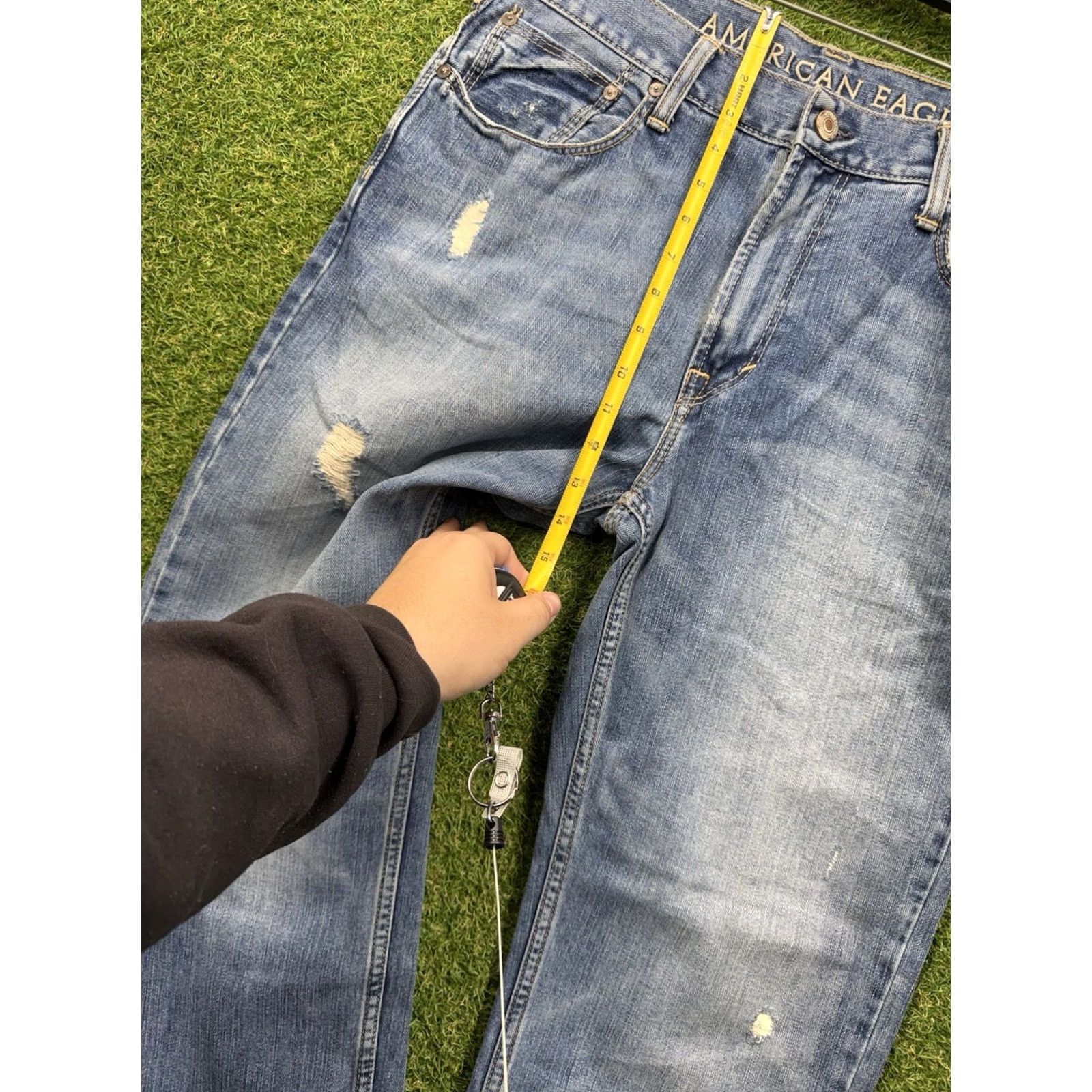 American Eagle Outfitters American Eagle Outfitters Jeans Mens 33x32 Blue Denim 5-Pocket Relaxed Bootcut Mid Rise 100% Cotton Leather Logo Size US 33 - 6 Thumbnail