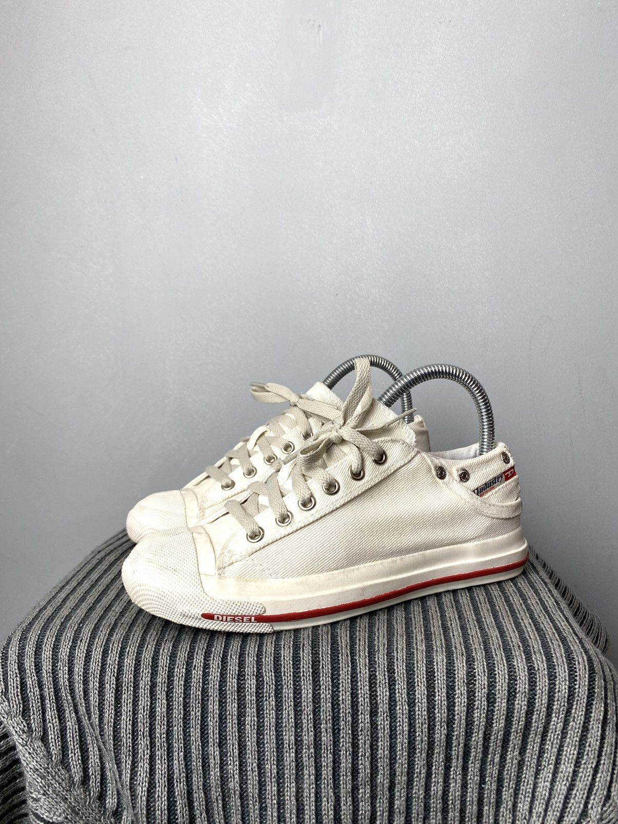 Diesel Vintage Diesel Low Top Design Denim Sneakers Bw Sport Size US 6 / IT 36 - 1 Thumbnail