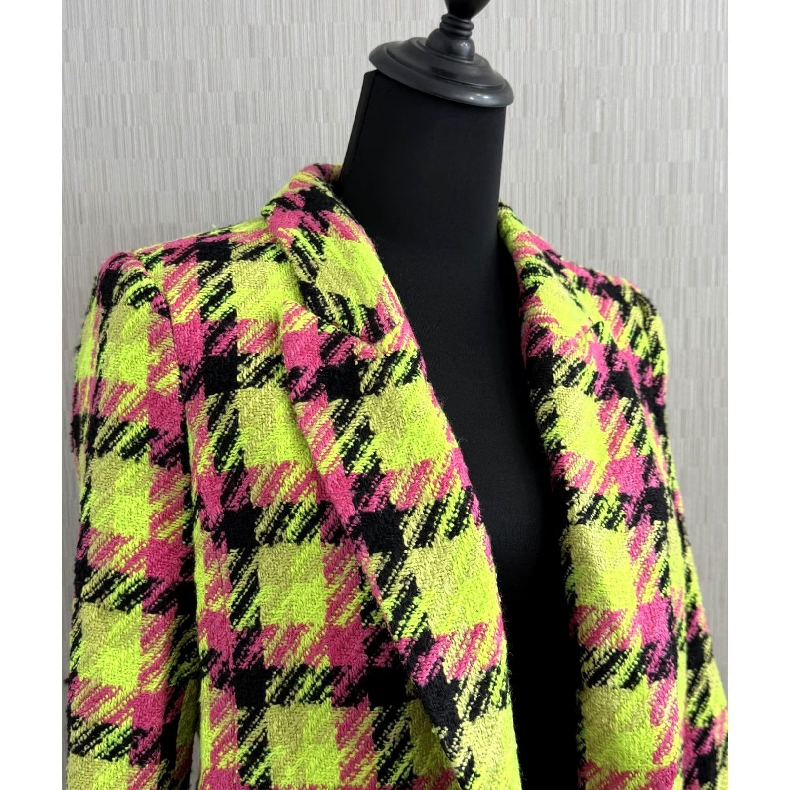 River Island River Island Blazer Neon Lime Pink Black Check Boucle Ladies UK 12 US 8 Plus Size Size XL / US 12-14 / IT 48-50 - 4 Thumbnail