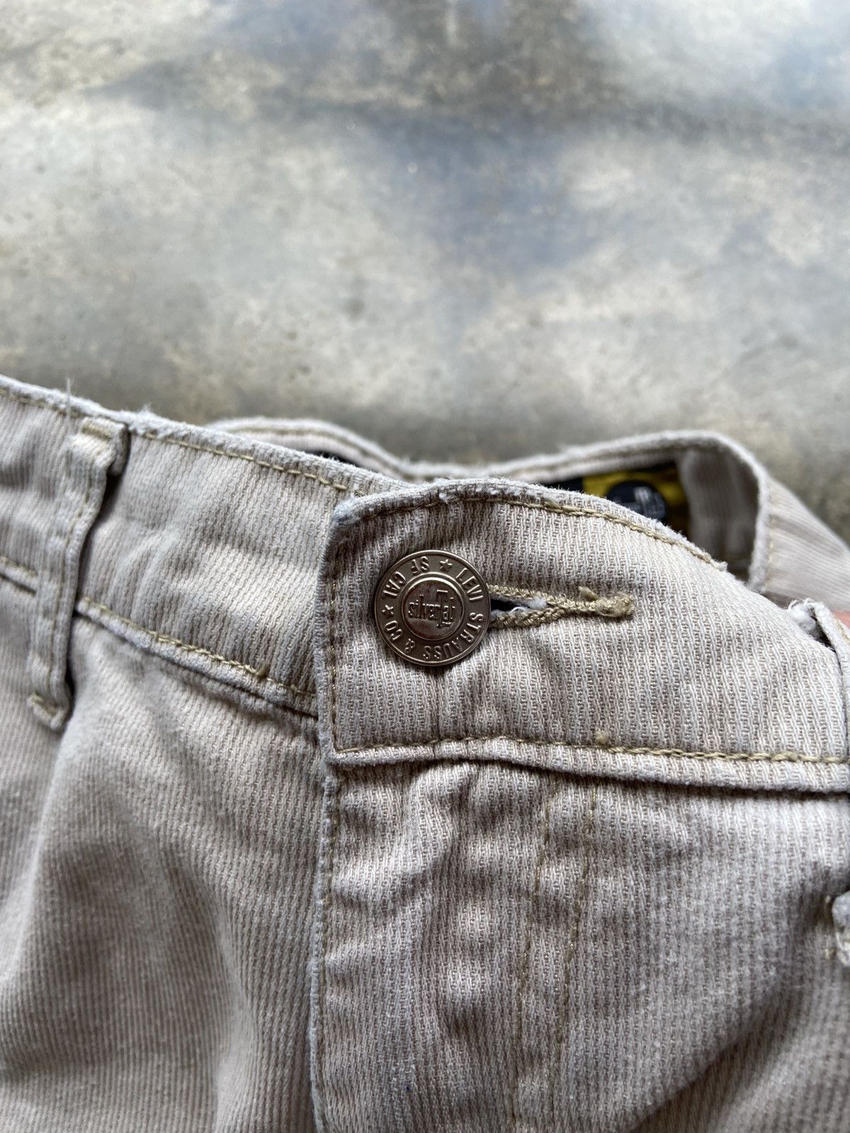Levi's Crazy Vintage 90’s Levis Silver Tab Khaki Cargo Shorts 34 Size US 34 / EU 50 - 2 Thumbnail