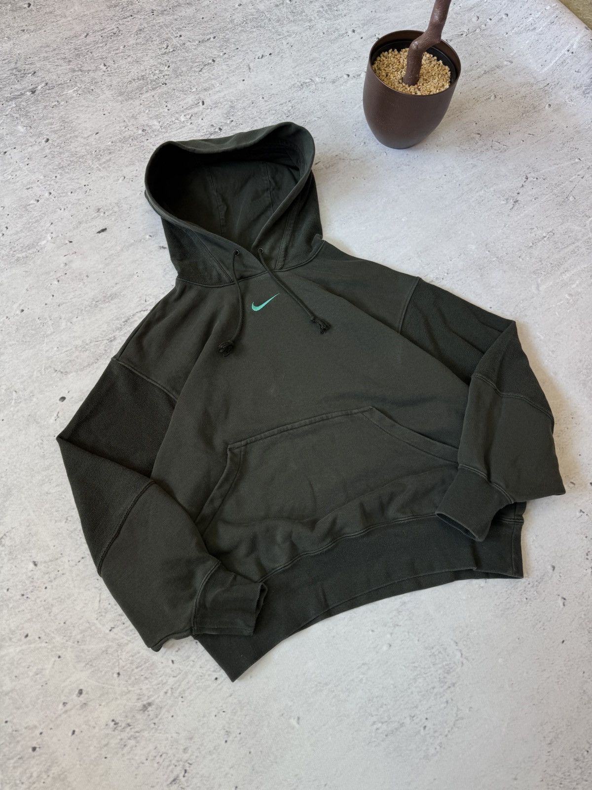 Nike × Vintage NIKE VINTAGE 00s y2k OVERSIZE BAGGY HOODIE CENTER LOGO Size US S / EU 44-46 / 1 - 1 Thumbnail