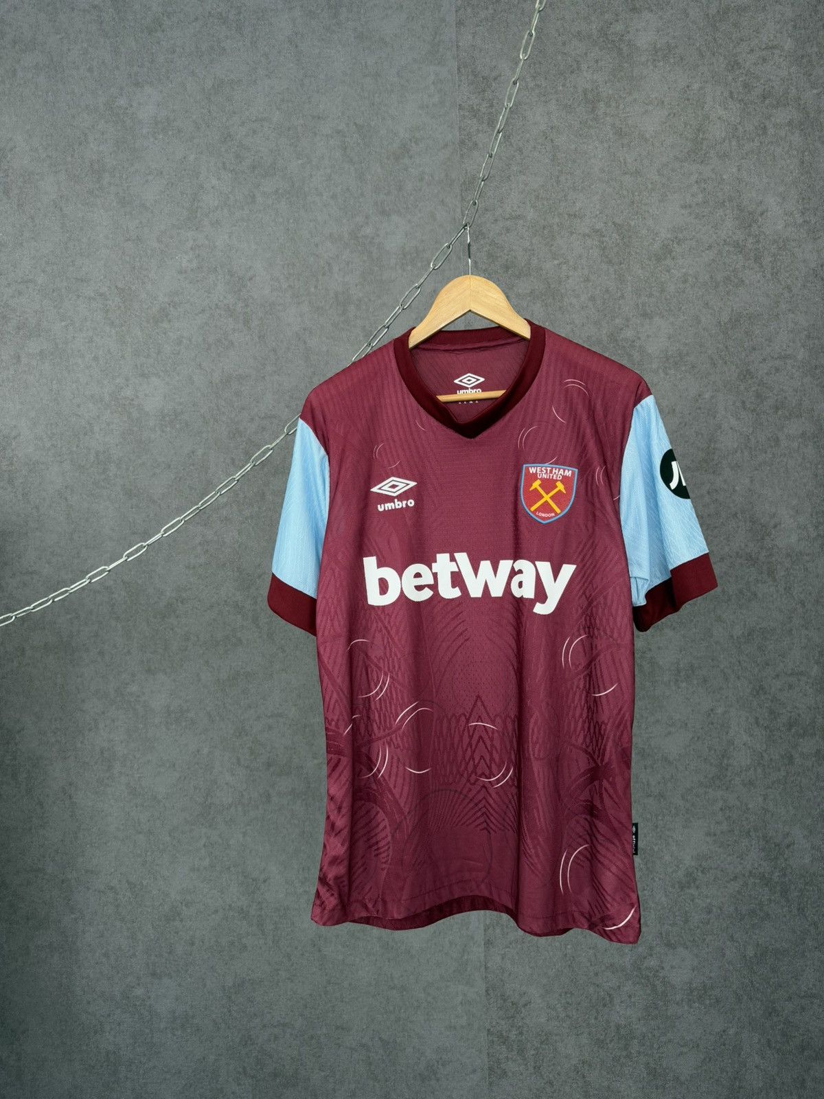 Umbro West Ham United umbro soccer jersey Size US L / EU 52-54 / 3 - 1 Thumbnail
