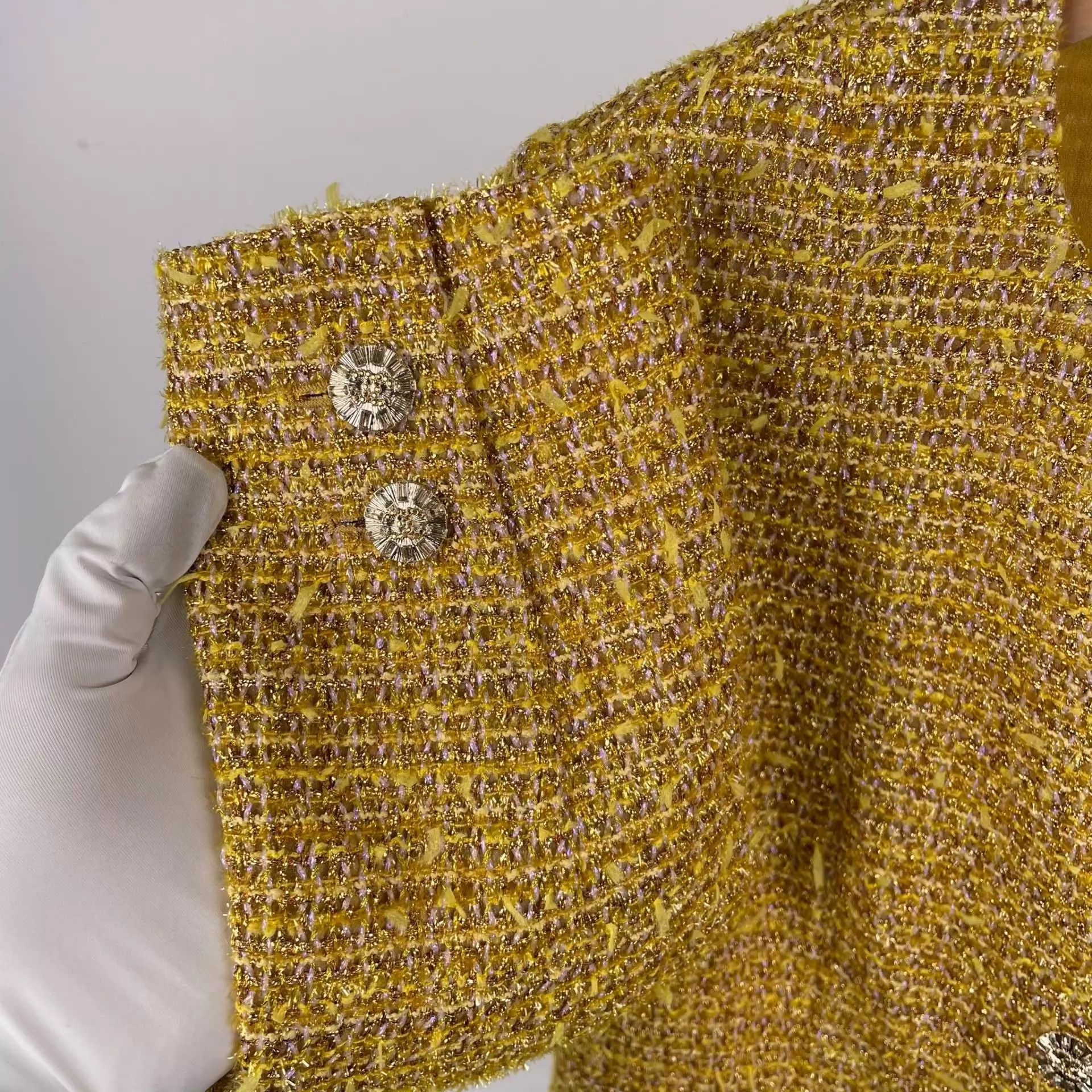 Chanel Chanel 23C Yellow Gold Iridescent Tweed Jacket Size 36 Size XS / US 0-2 / IT 36-38 - 8 Thumbnail