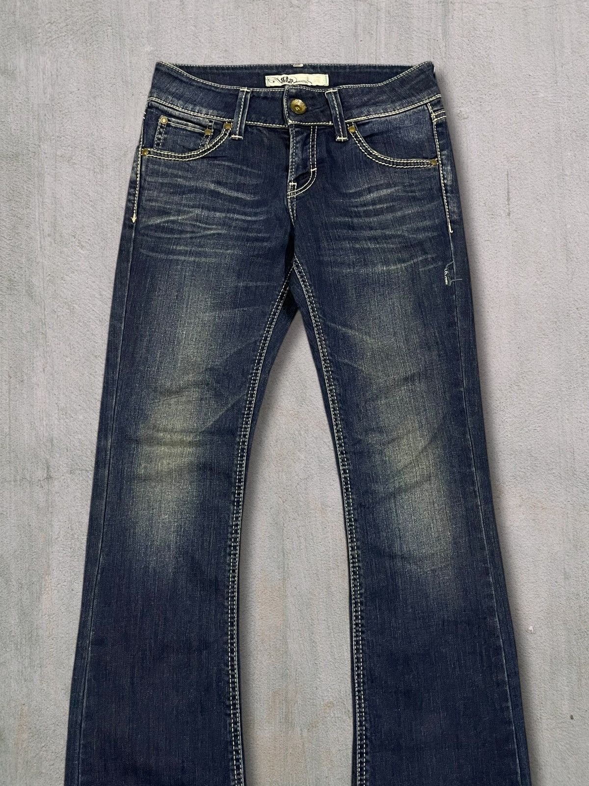 Japanese Brand Vintage Japanese Y2K Women’s Low Rise Bootcut Dark Jeans Size 28" / US 6 / IT 42 - 2 Thumbnail