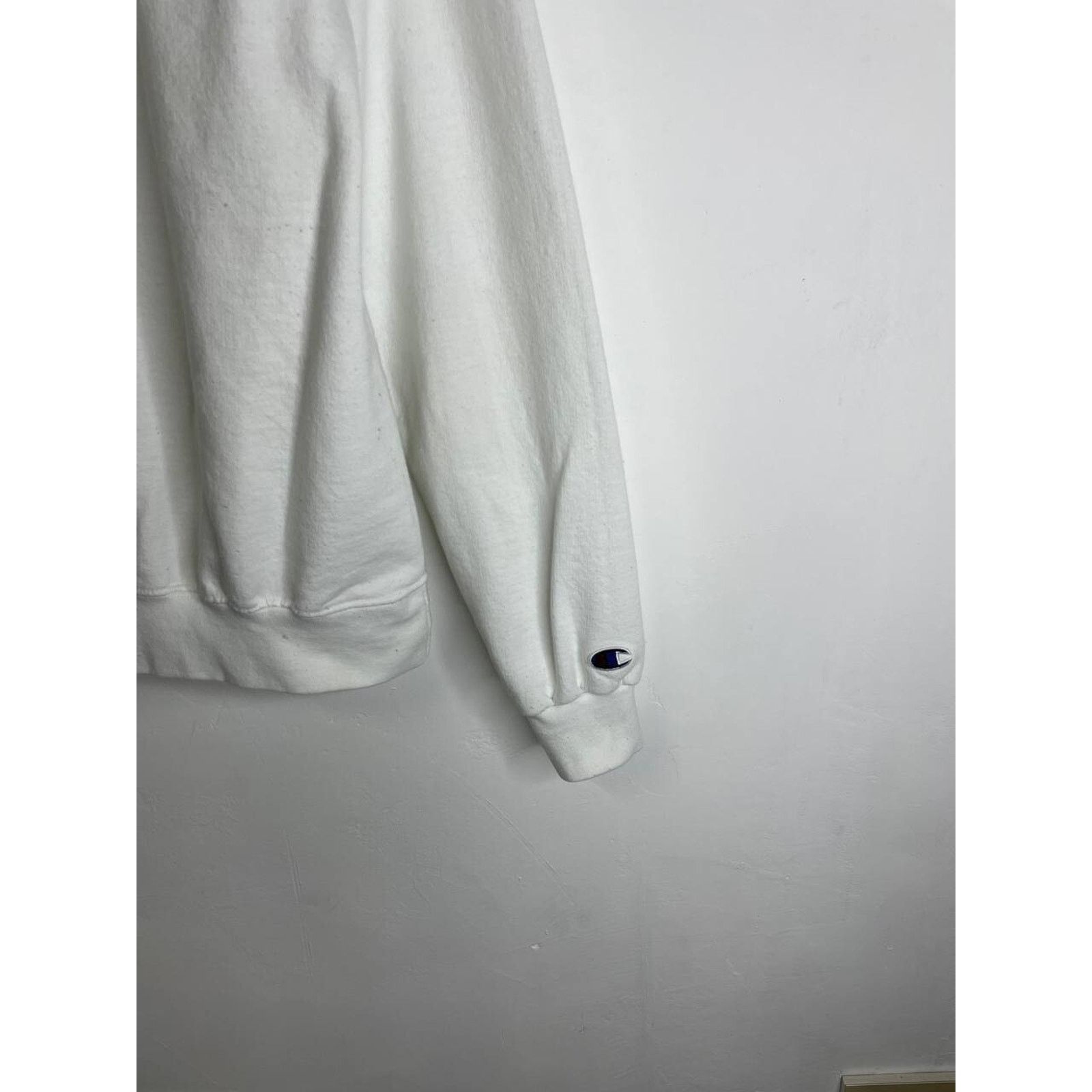 Champion Vintage Champion Eco White Crewneck Sweatshirt Size M Size US M / EU 48-50 / 2 - 4 Thumbnail