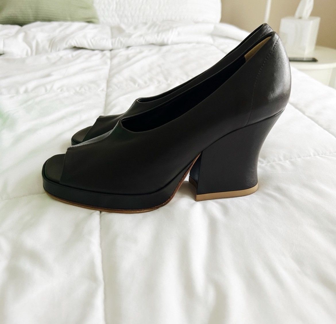 Bottega Veneta NWT Bottega Veneta Leather Angle Heel Pumps Size US 7 / IT 37 - 4 Thumbnail