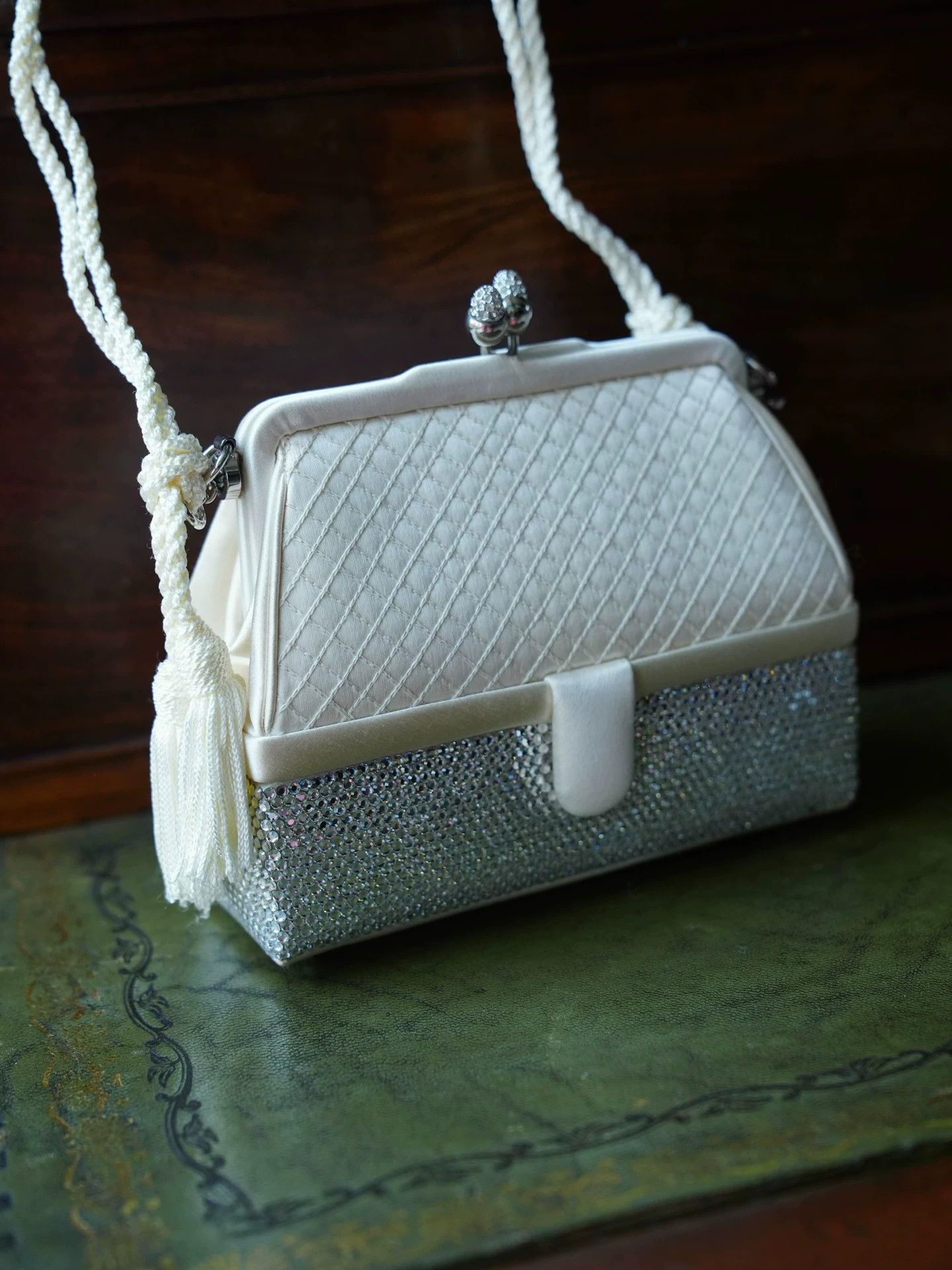 Judith Leiber Judith Leiber Vintage White Crystal Quilted 2way Clutch Size ONE SIZE - 3 Thumbnail