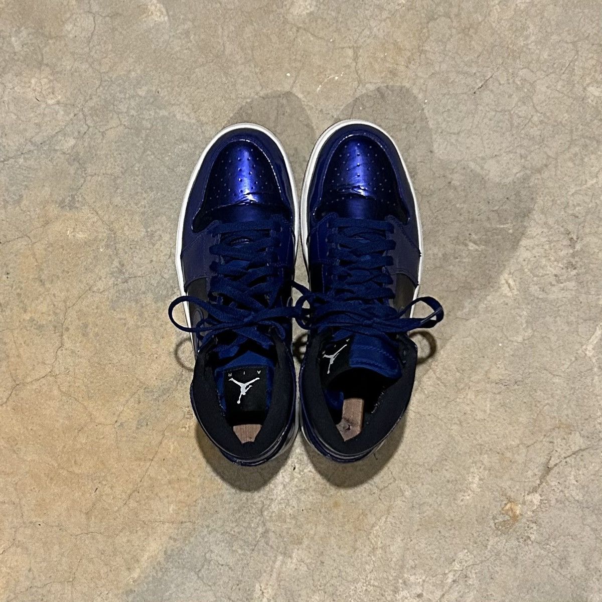 Jordan Brand Air Jordan 1 Retro Deep Royal 2016 US 10.5 Size US 10.5 / EU 43-44 - 12 Thumbnail