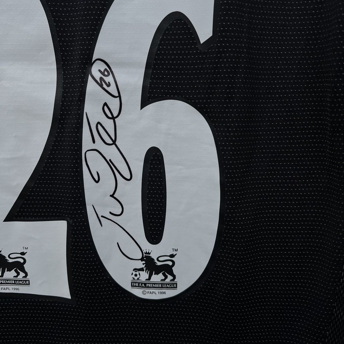 Chelsea Soccer CHELSEA 2004 2005 SHIRT JERSEY UMBRO Terry Size US M / EU 48-50 / 2 - 11 Thumbnail