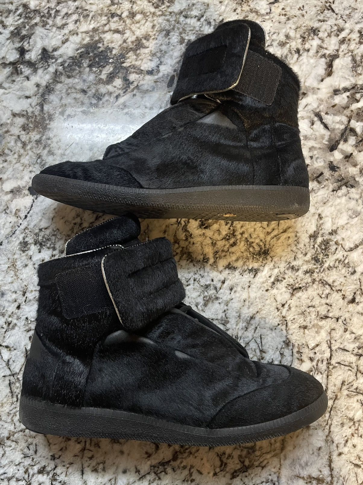 Maison Margiela Black Ponyhair Future Sneakers Size US 9 / EU 42 - 11 Thumbnail