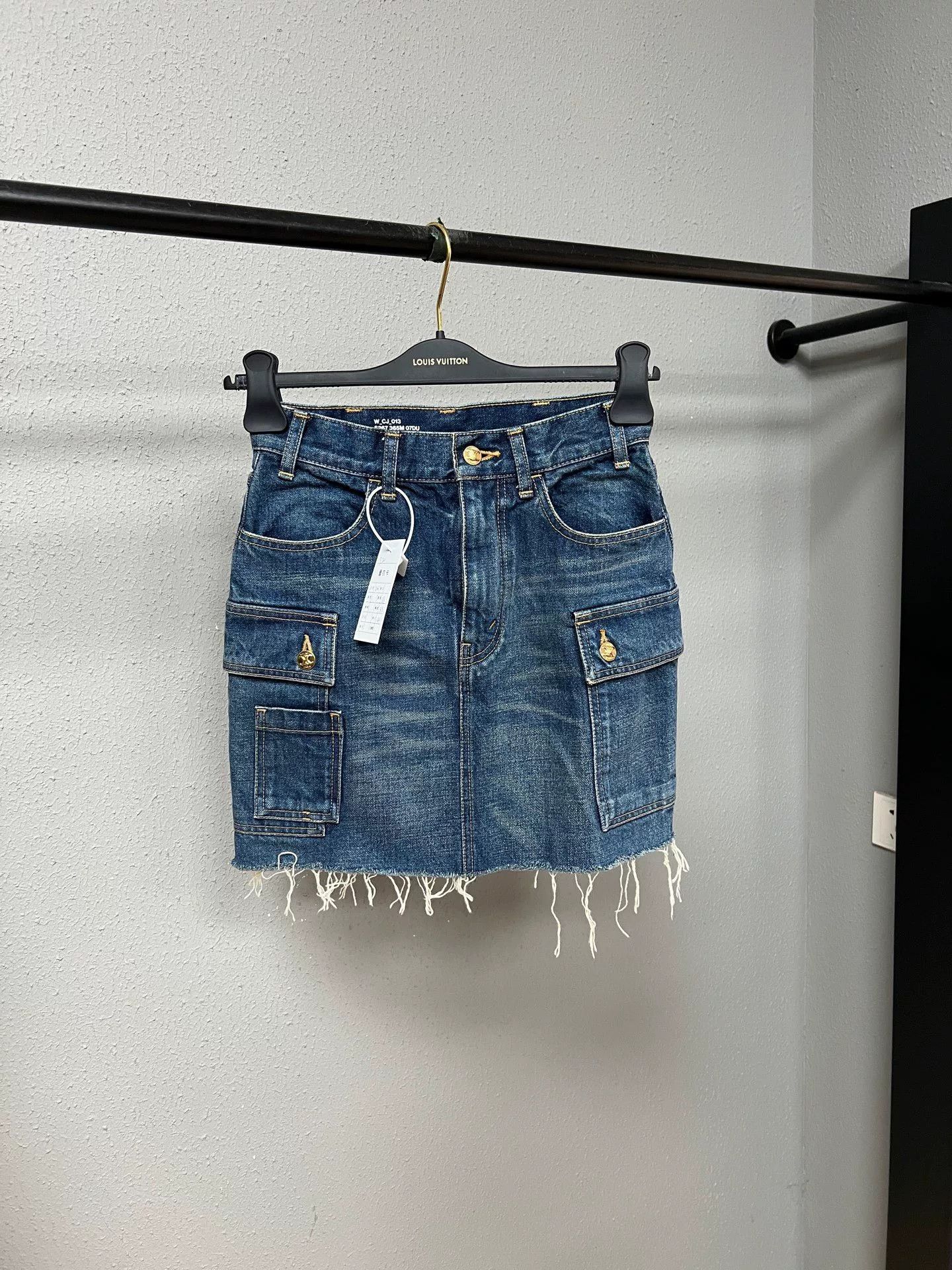 Celine Celine Gold Buckle Denim Shorts Size 24" / US 00 / IT 34 - 1 Thumbnail