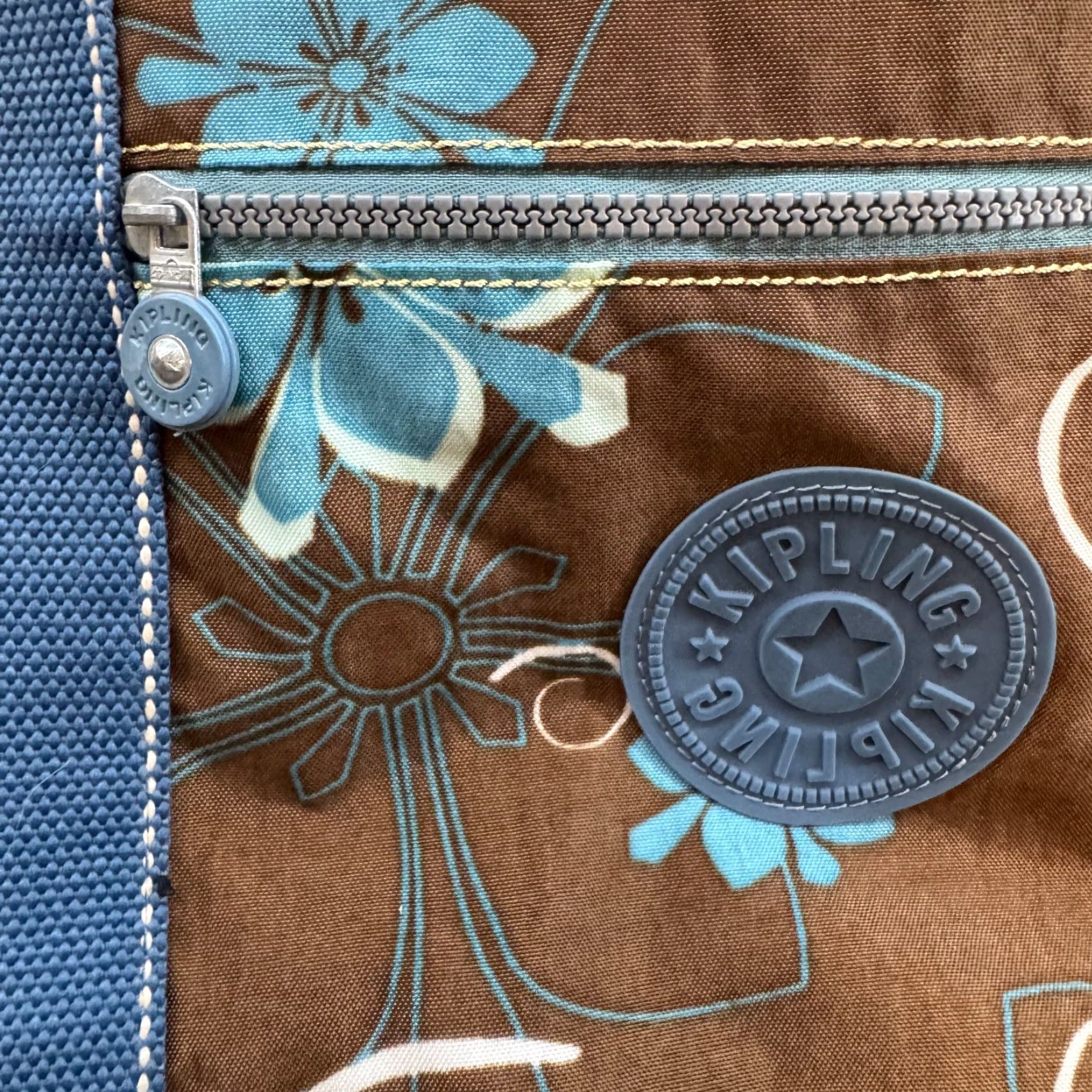 Vintage VINTAGE Kipling Tote Bag Nylon Brown Blue Hibiscus Floral Tropical Women Tote Bag Brown Nylon Floral Tropical Womens Size ONE SIZE - 7 Thumbnail