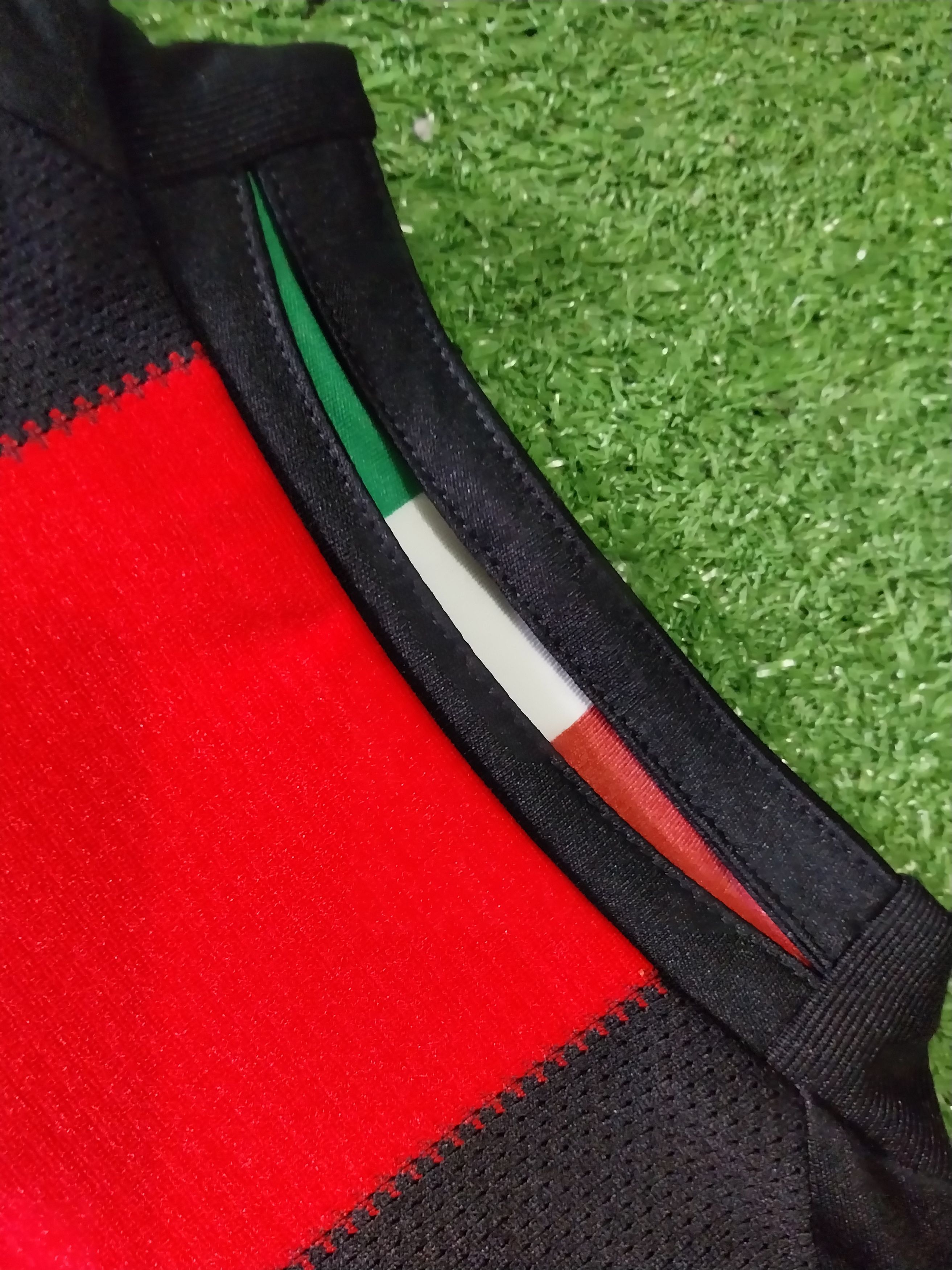 Adidas Ac milan home 2010/2011 inzaghi jersey football Size US M / EU 48-50 / 2 - 9 Thumbnail