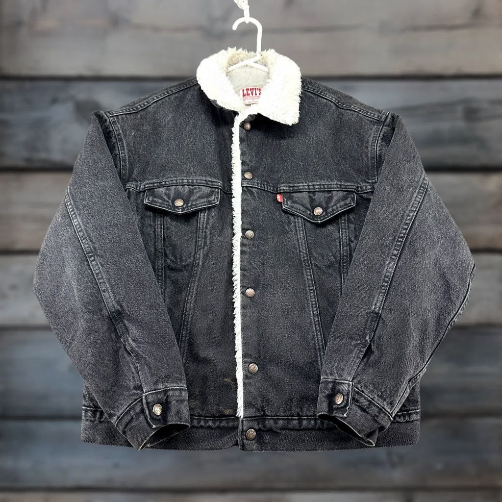 Levi's VINTAGE Levi's Trucker Jacket Mens M Black Denim Lined USA 80s 90s Cotton Leather Pockets Regular Chest 46 Short Description: Size US 31 - 1 Thumbnail