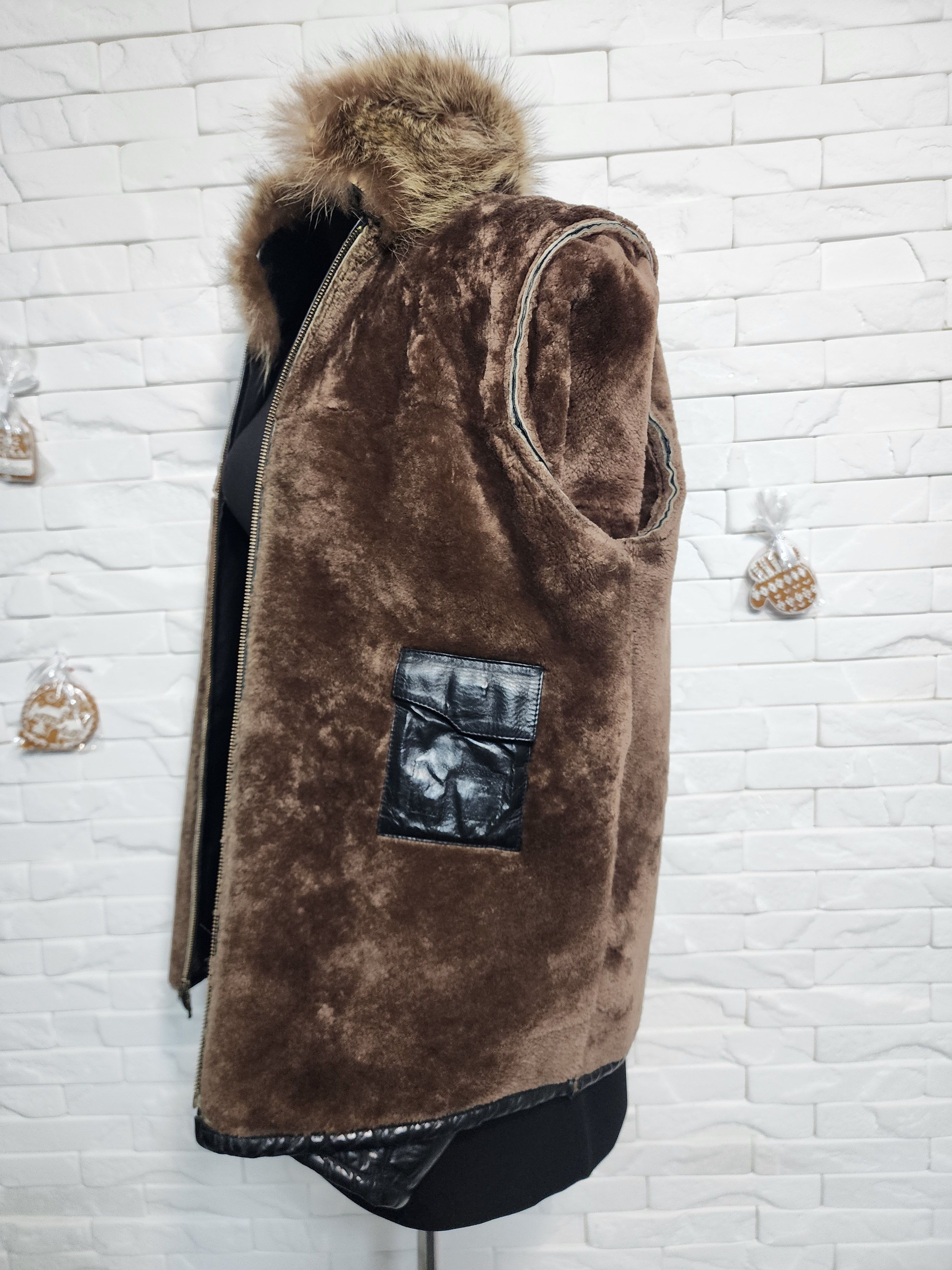 Furla Men's Black Leather Fur Jacket: Genuine Fur, Metal Zipper Size US M / EU 48-50 / 2 - 9 Thumbnail
