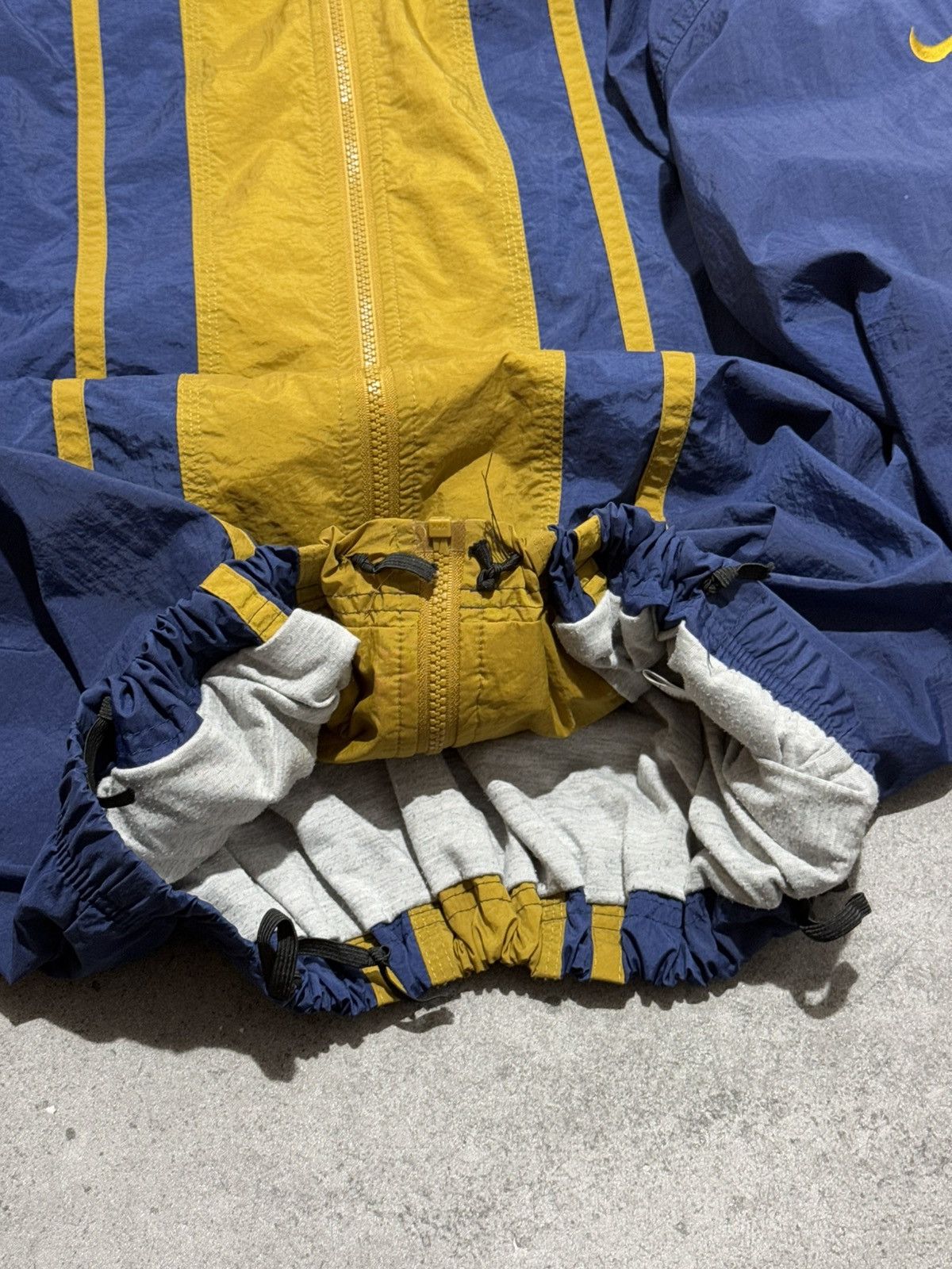 Nike Vintage 90s Nike Nylon Light Jacket Swoosh Boxy Adjustable Size US L / EU 52-54 / 3 - 8 Thumbnail