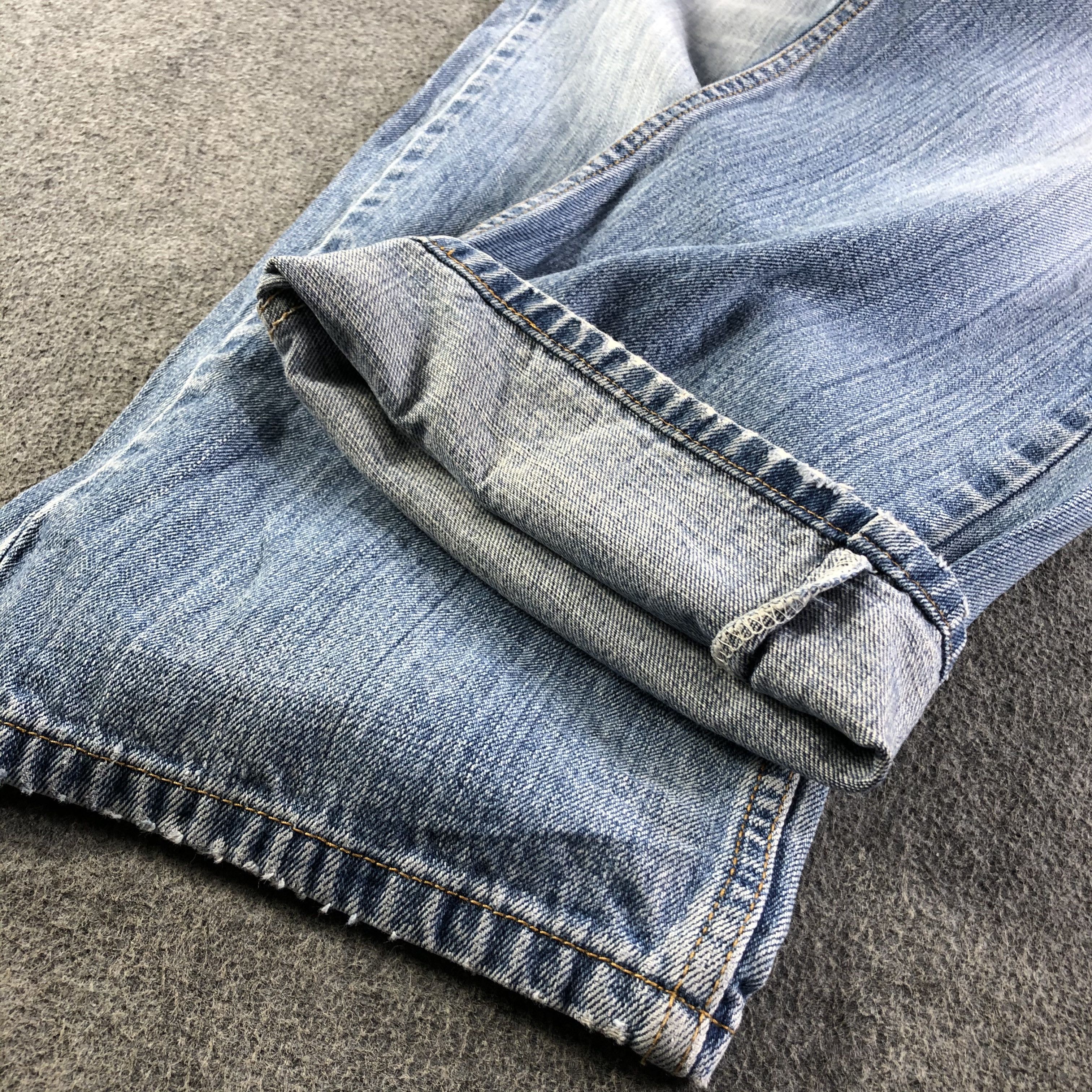 Levi's Vintage Blue Wash Levis 569 Jeans-J3395 Size US 33 - 7 Thumbnail
