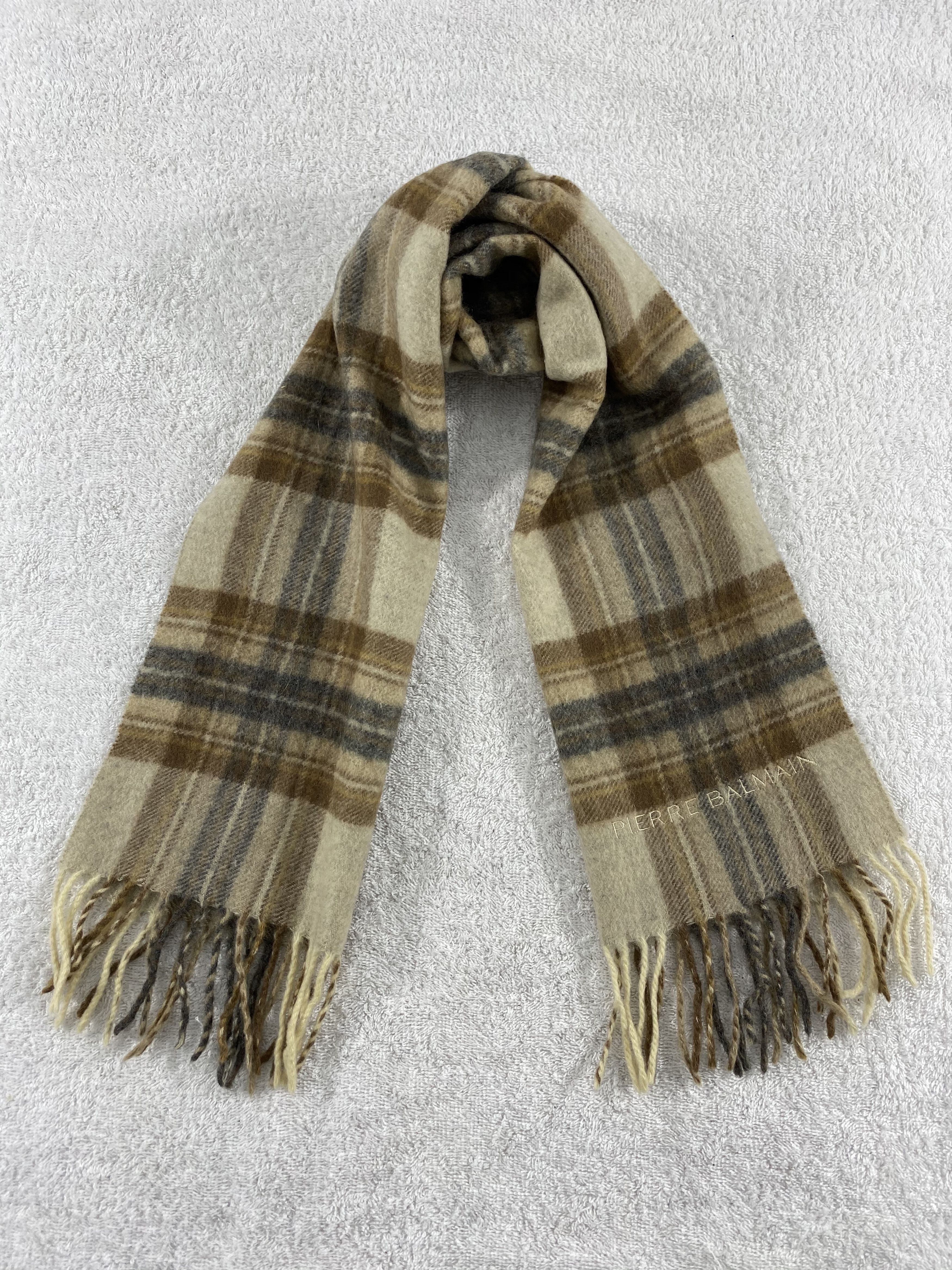Pierre Balmain Pierre Balmain Scarf / Muffler / Neckwear - WW1700 Size ONE SIZE - 1 Thumbnail