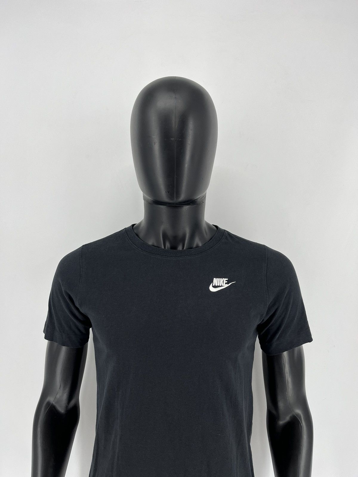 Nike Vintage 90s Nike tee streetwear centre swoosh y2k style Size US S / EU 44-46 / 1 - 1 Thumbnail
