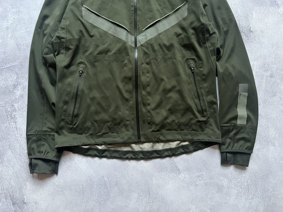 Nike × Vintage NIKE Storm Fit Reflective Hooded VAPOR 5 Running Jacket Size US L / EU 52-54 / 3 - 4 Thumbnail
