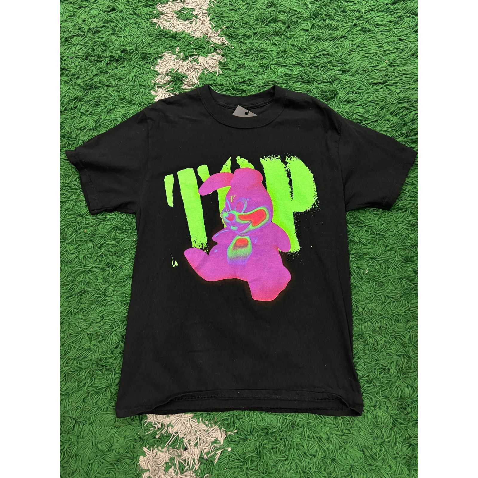 Vlone Vlone Tee green Purple Used Medium Size US M / EU 48-50 / 2 - 2 Thumbnail
