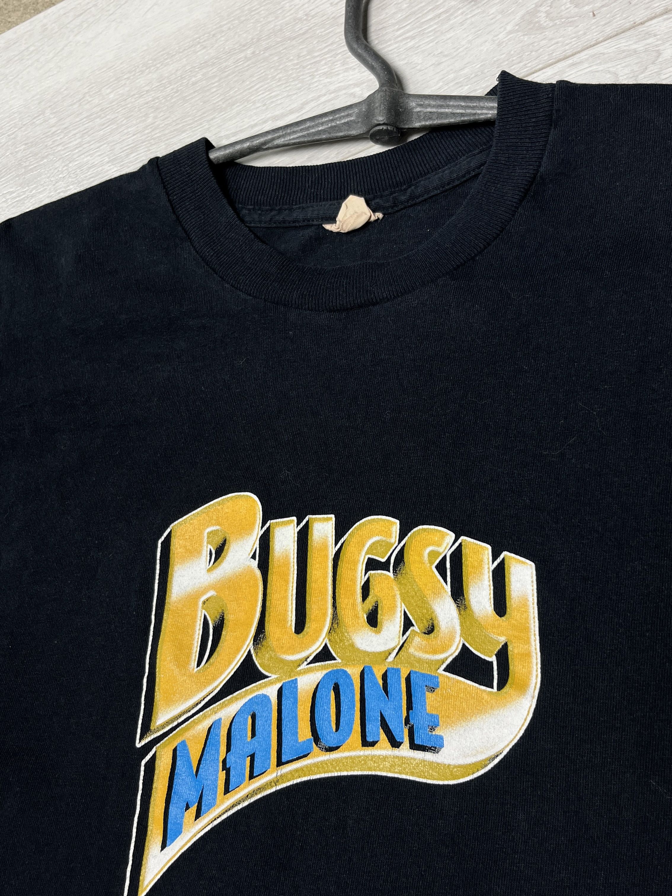 Vintage 1990s BUGSY MALONE MUSICAL COMEDY GRAPHIC TEE - № 978 Size US S / EU 44-46 / 1 - 4 Thumbnail