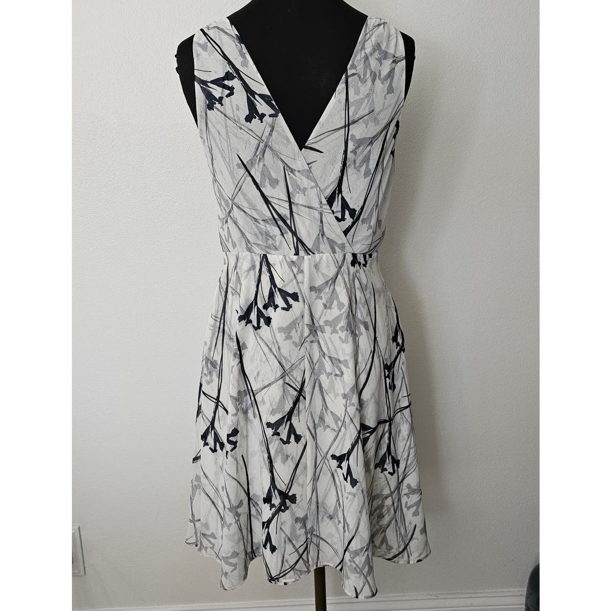 Reiss REISS Elsie Fit-and-Flare Printed Faux Wrap Chiffon Dress 6 Size M / US 6-8 / IT 42-44 - 5 Thumbnail