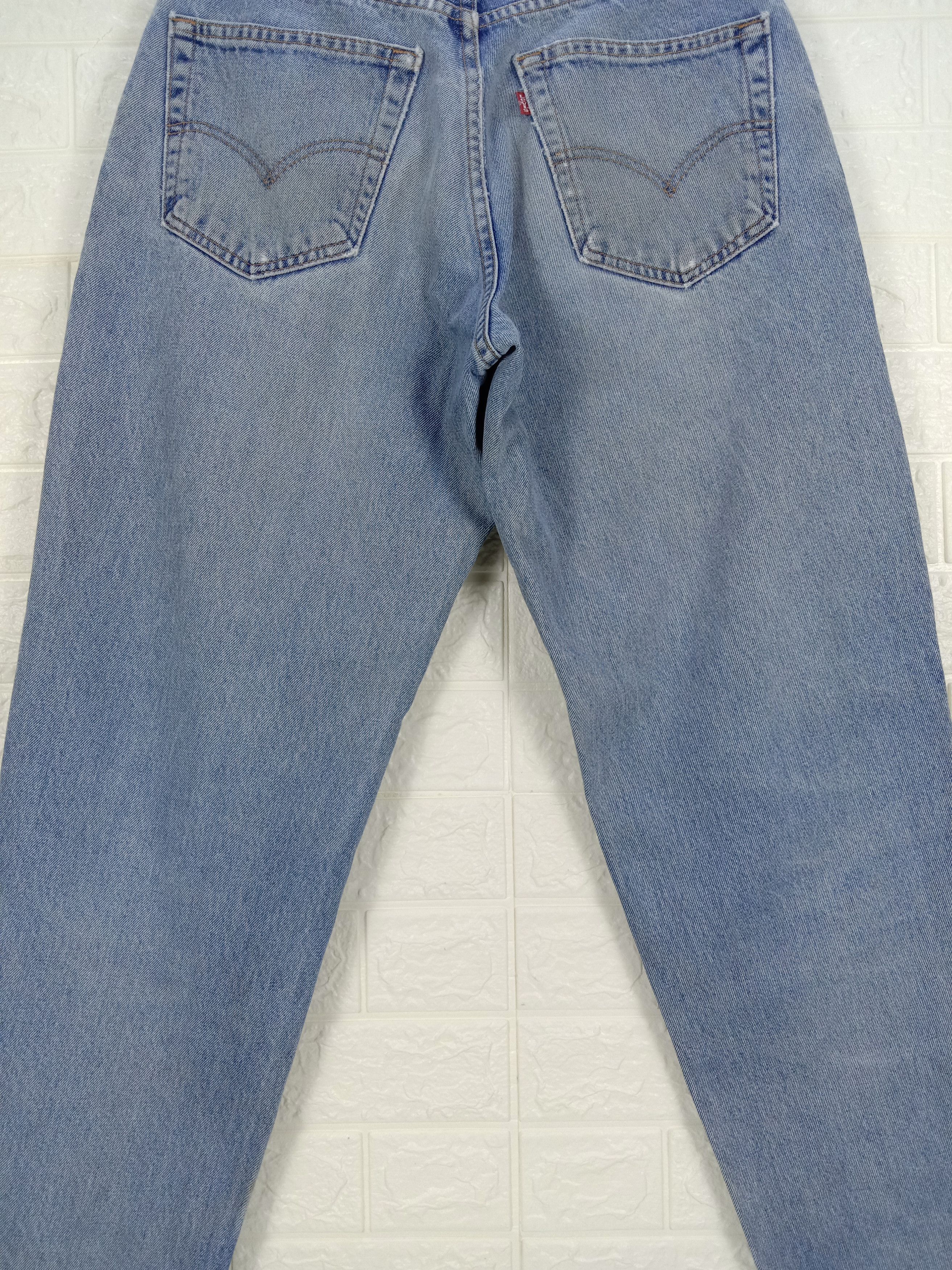 Levi's Vintage Levi's 560 Jeans Loose Fit Tapered Leg Denim Size US 31 - 7 Thumbnail