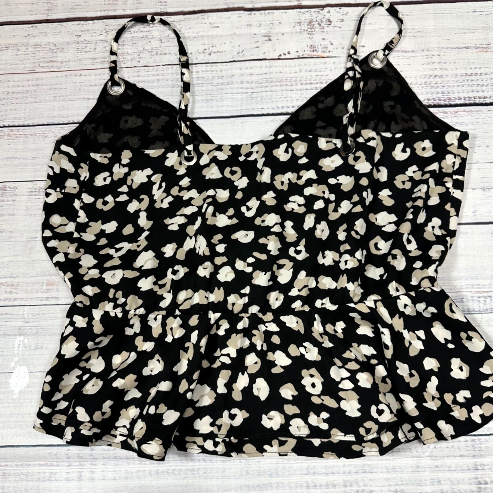 White House Black Market White House Black Market Camisole Tank M Womens Animal Print Shirt Color Black SL Surplie Tie Cami Top Confetti Print Size M / US 6-8 / IT 42-44 - 6 Thumbnail