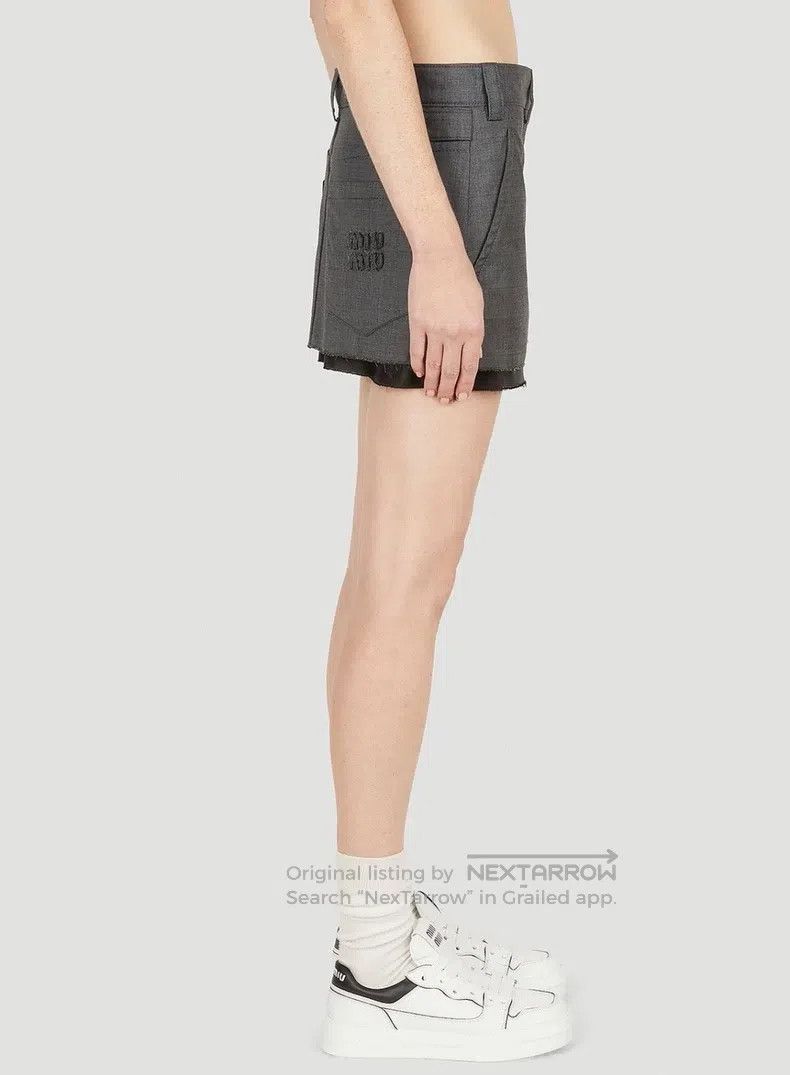 Miu Miu Miu Miu 40 Embroidered overskirt on the back. Size 39" - 2 Thumbnail