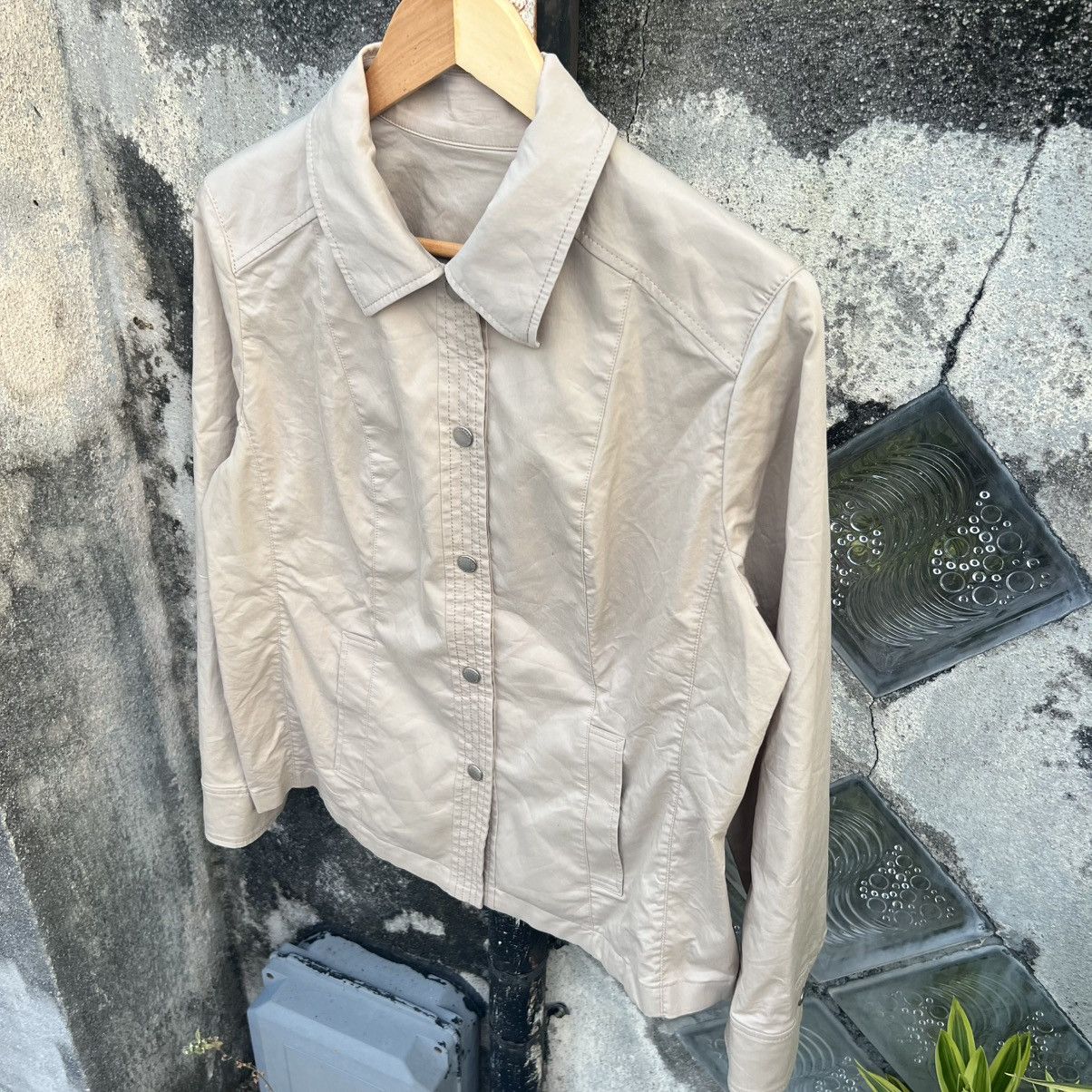 Burberry “BURBERRY” BUTTON UP LIGHT JACKET Size S / US 4 / IT 40 - 2 Thumbnail
