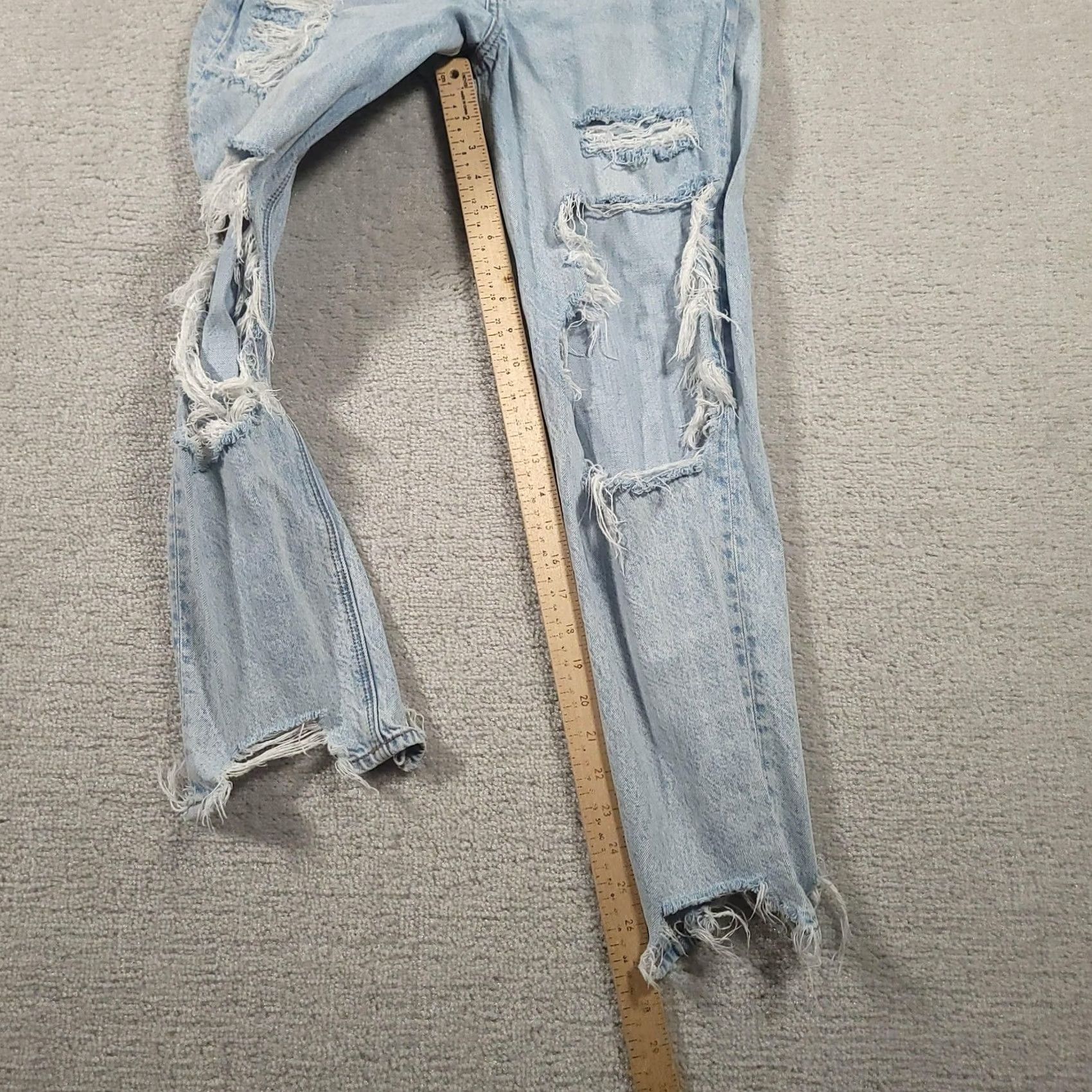 Vintage VINTAGE American Eagle Jeans Womens 4 Light Wash Distressed Raw Hem Ripped Stretch Mom Jeans Womens 4 Light Wash Blue Jeans Distressed Pockets Zip Fly Size 27" / US 4 / IT 40 - 4 Thumbnail
