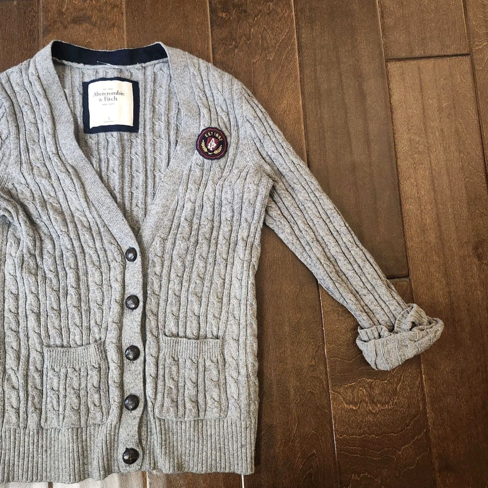 Abercrombie & Fitch Abercrombie & Fitch Womens Small Gray Cable Knit Cardigan Shirt Adult Small Gray Cardigan Size S / US 4 / IT 40 - 5 Thumbnail