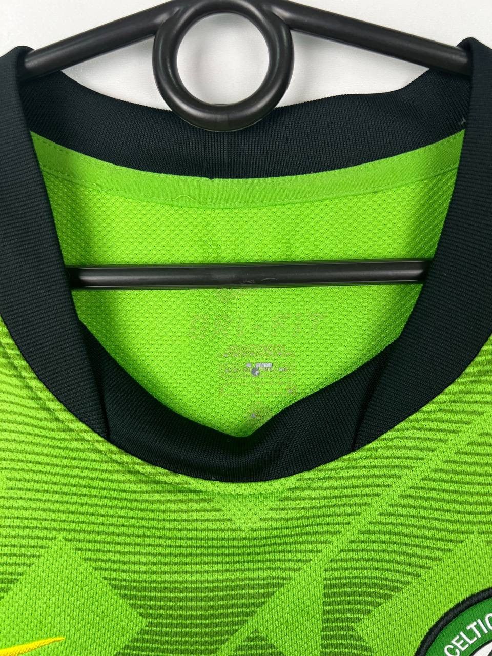 Nike Celtic 2010-11 Nike away jersey t-shirts size M Size US M / EU 48-50 / 2 - 3 Thumbnail