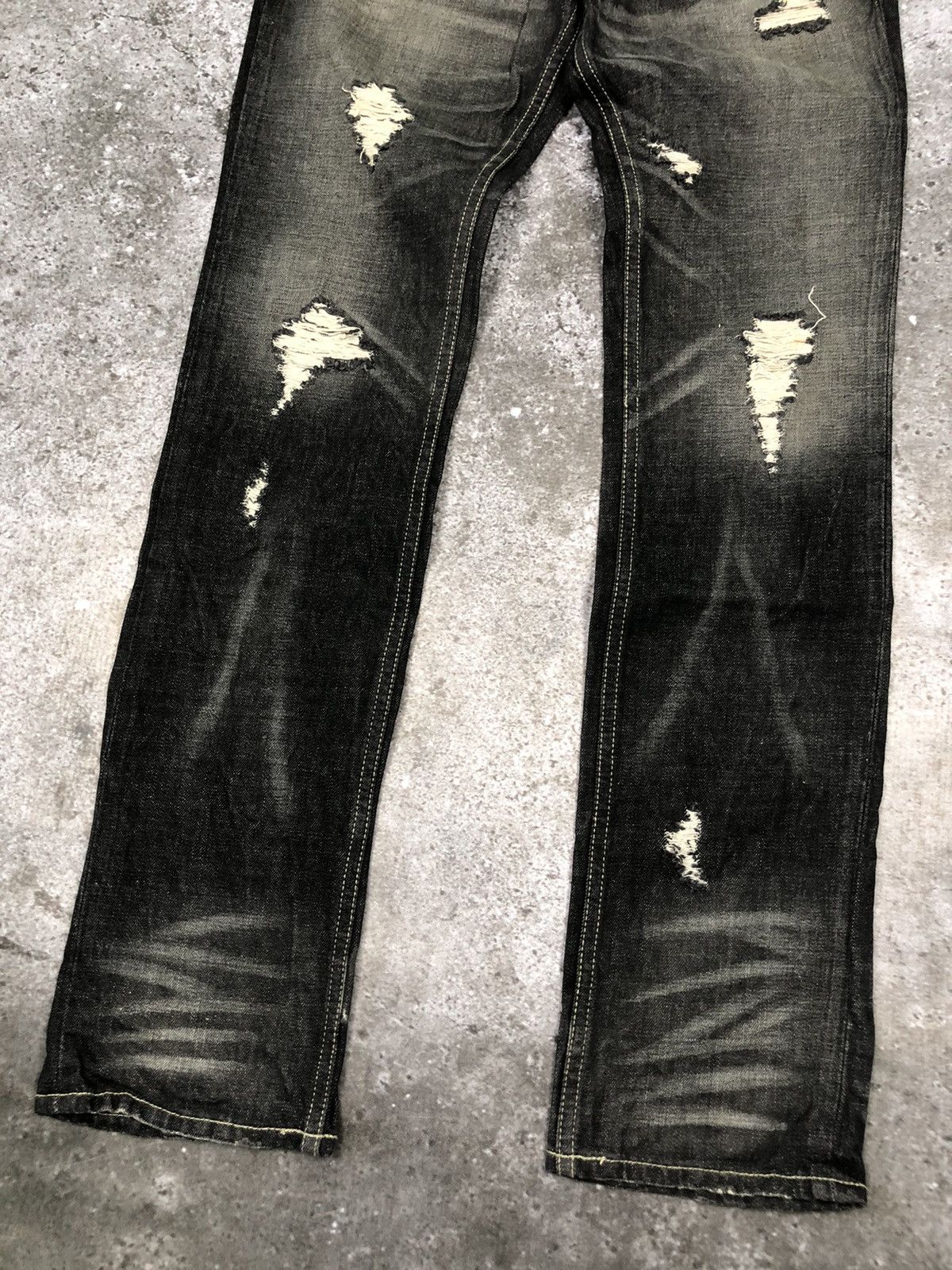 If Six Was Nine × Le Grande Bleu (L.G.B.) × semanticdesign SEMANTIC DESIGN RIPPED JEANS Size US 30 / EU 46 - 4 Thumbnail