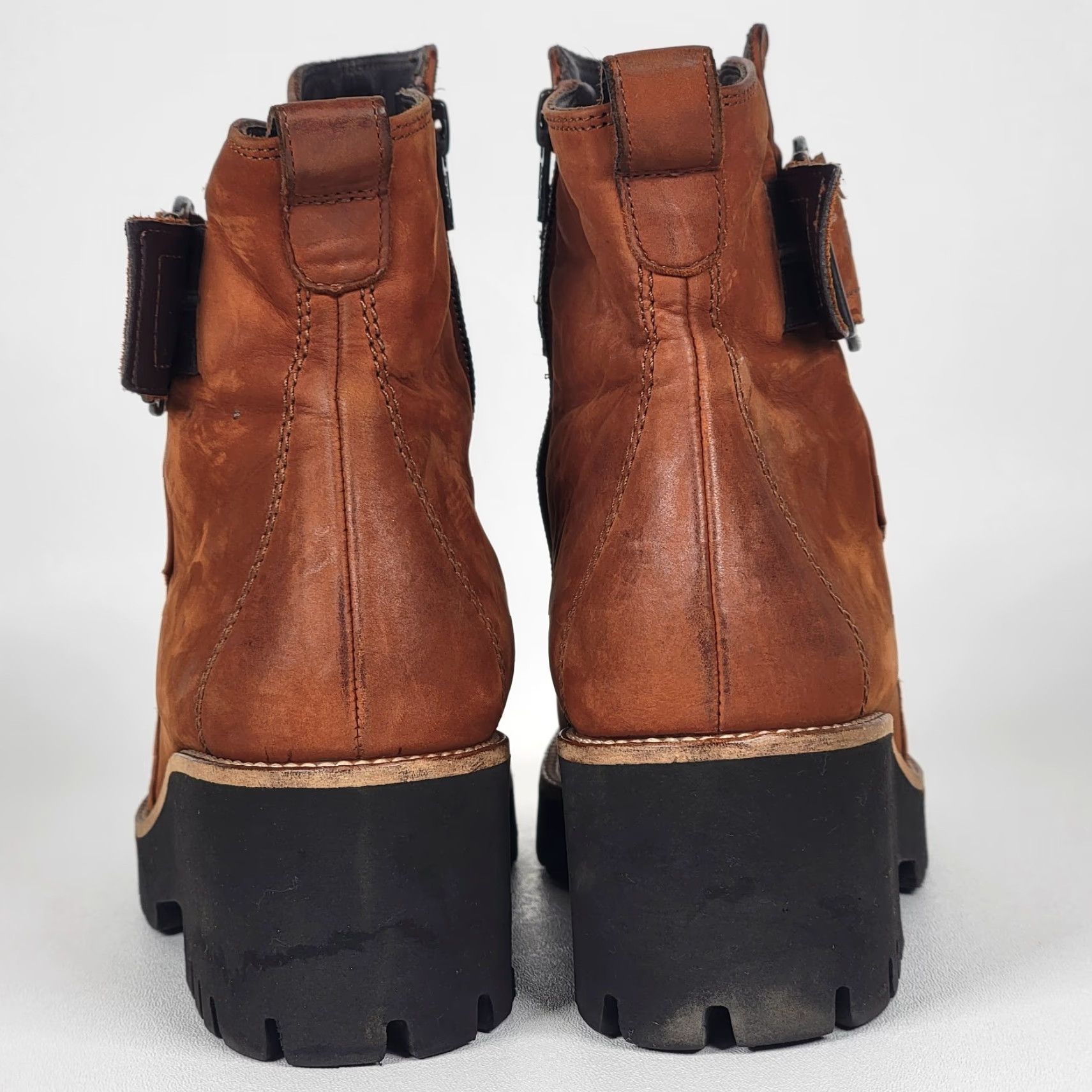 Vintage VINTAGE Paul Green Boots Women’s 8 Brown Leather Short Lug Bootie Zip Buckle Cushioned Insole Round Toe Mid Heel Fall Winter Spring UK 6 US 8 Size 28" / US 6 / IT 42 - 7 Thumbnail