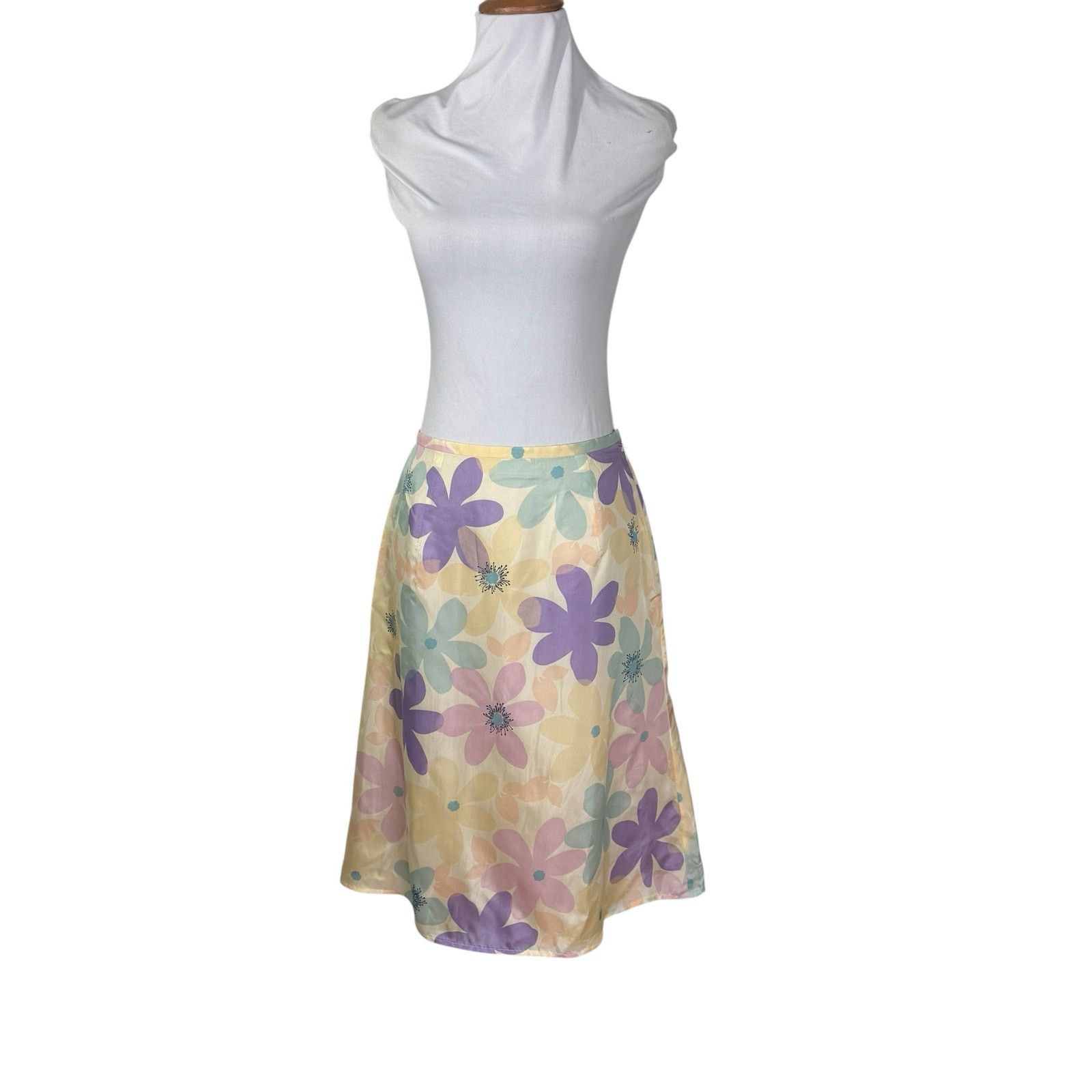 Neiman Marcus Vintage Y2K Neiman Marcus Pastel Floral Silk A Line Skirt 4 Size 27" / US 4 / IT 40 - 2 Thumbnail