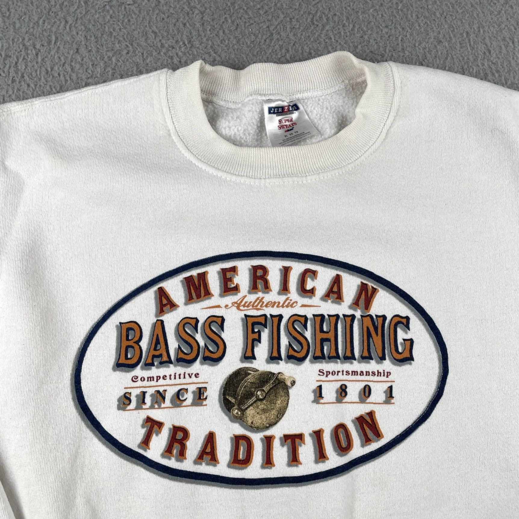 Jerzees VINTAGE Bass Fishing American Tradition Jerzees Super Sweats XL Sweater White Shirt Mens 90s USA Y2k Sports Pullover Cotton Blend Knit Sweatshirt Size US XL / EU 56 / 4 - 2 Thumbnail
